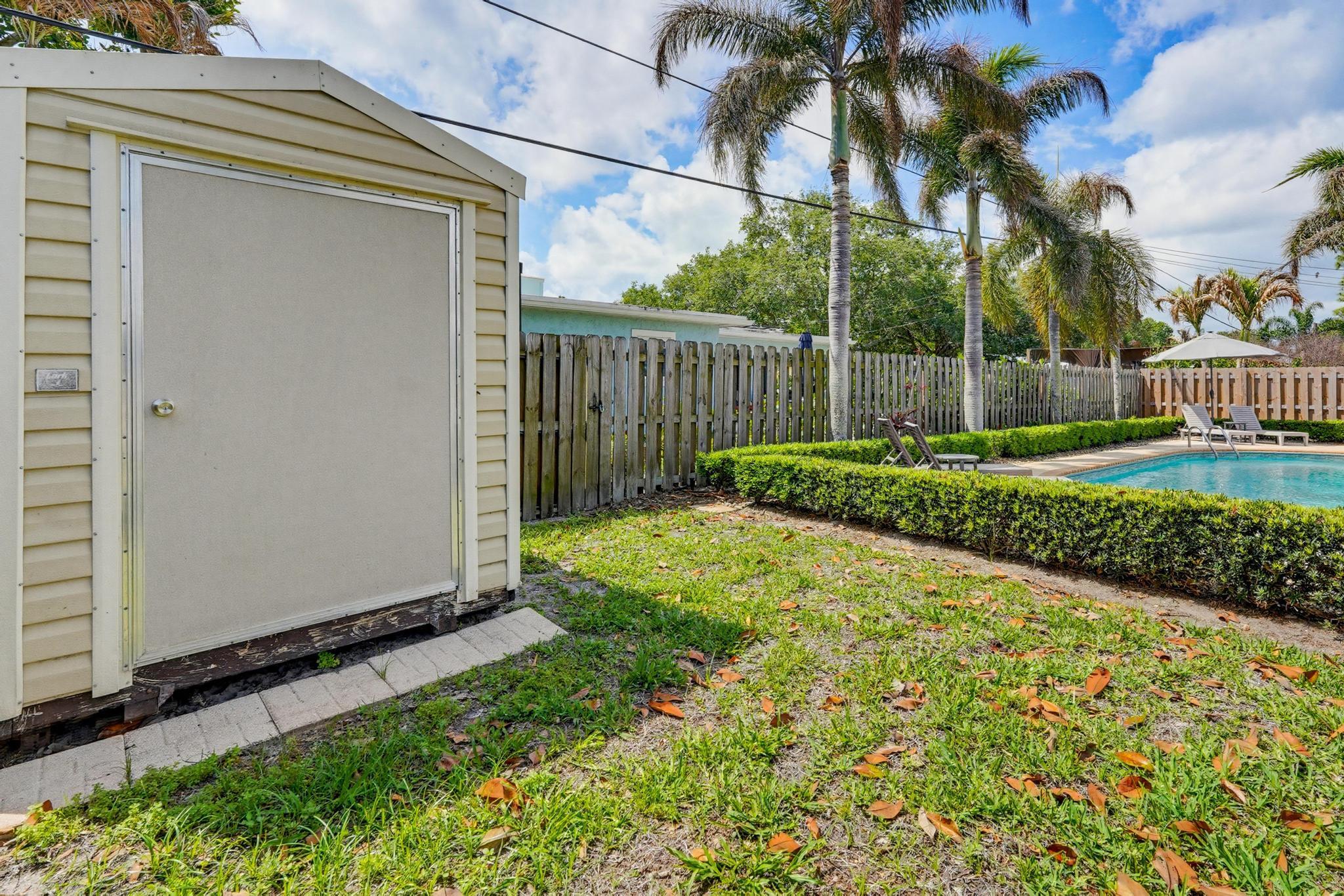 CORAL GARDENS - Residential