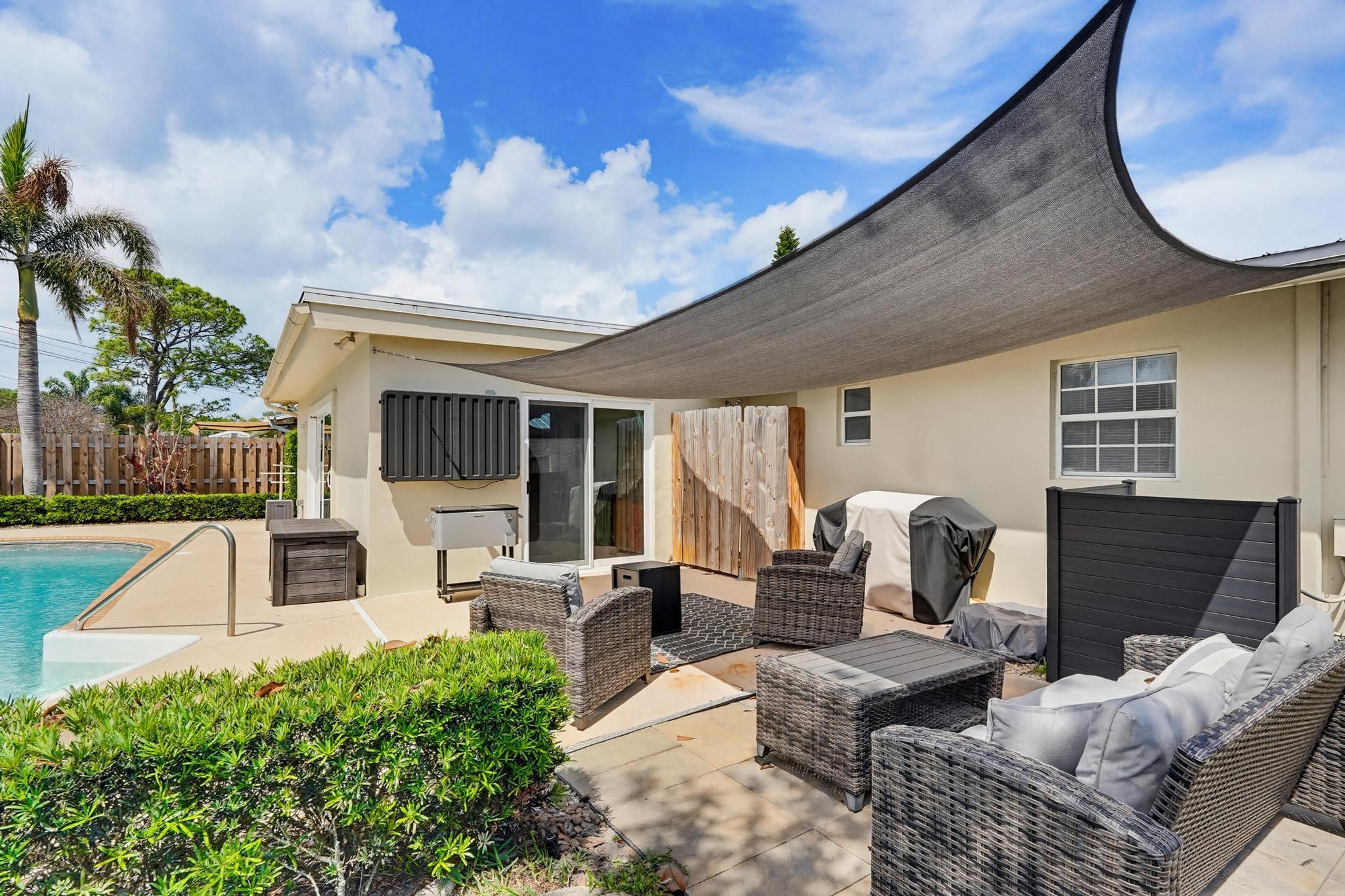 CORAL GARDENS - Residential