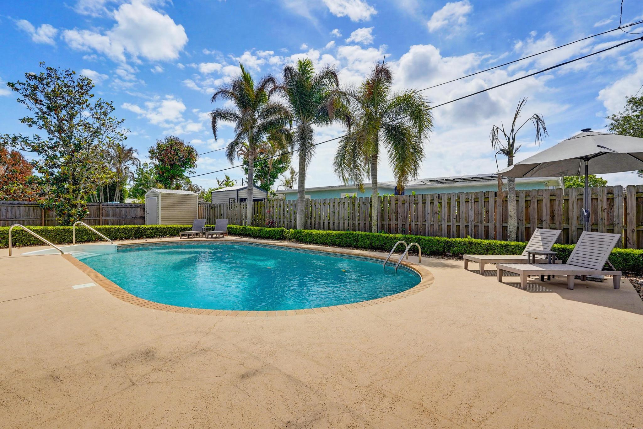 CORAL GARDENS - Residential