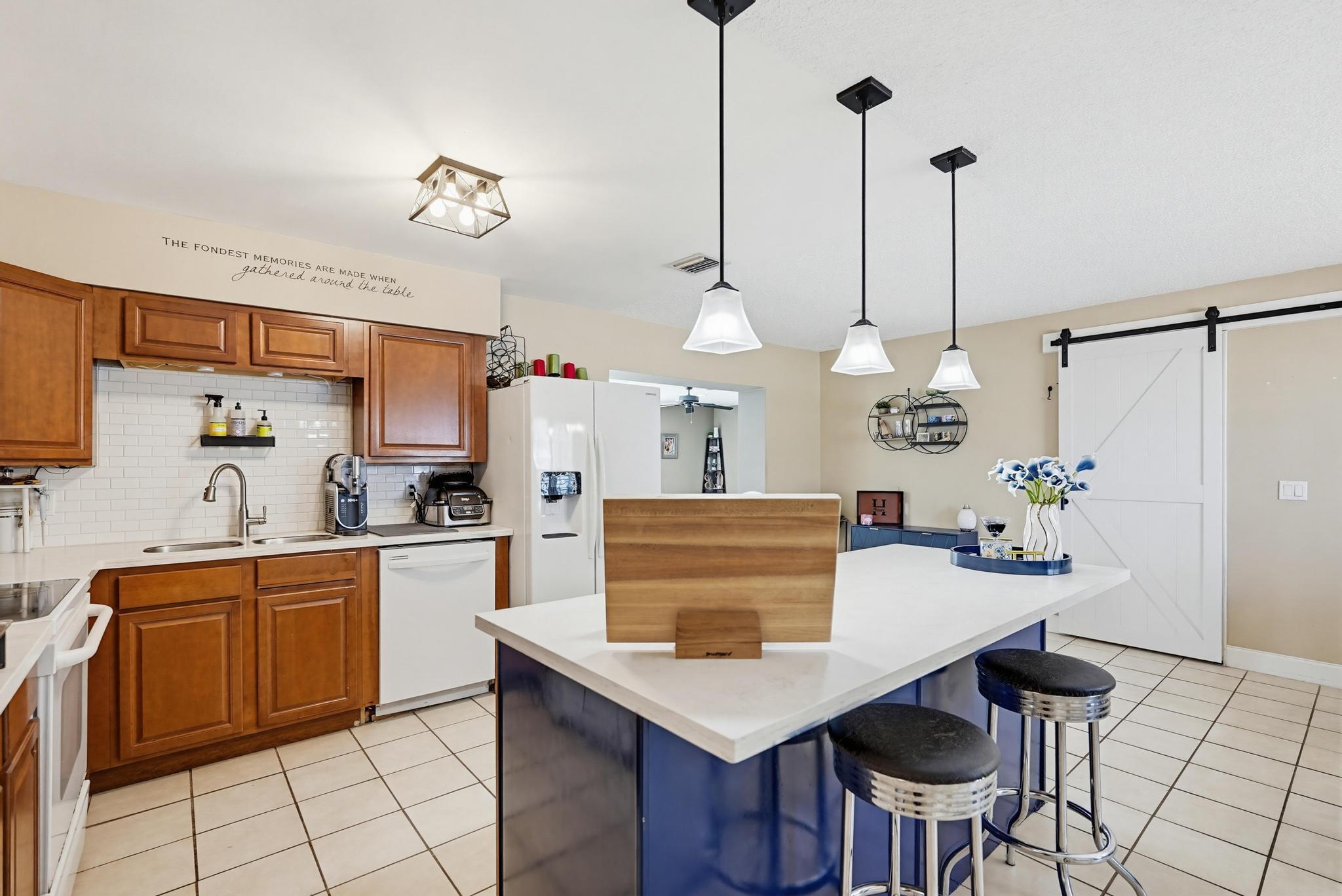 CORAL GARDENS - Residential