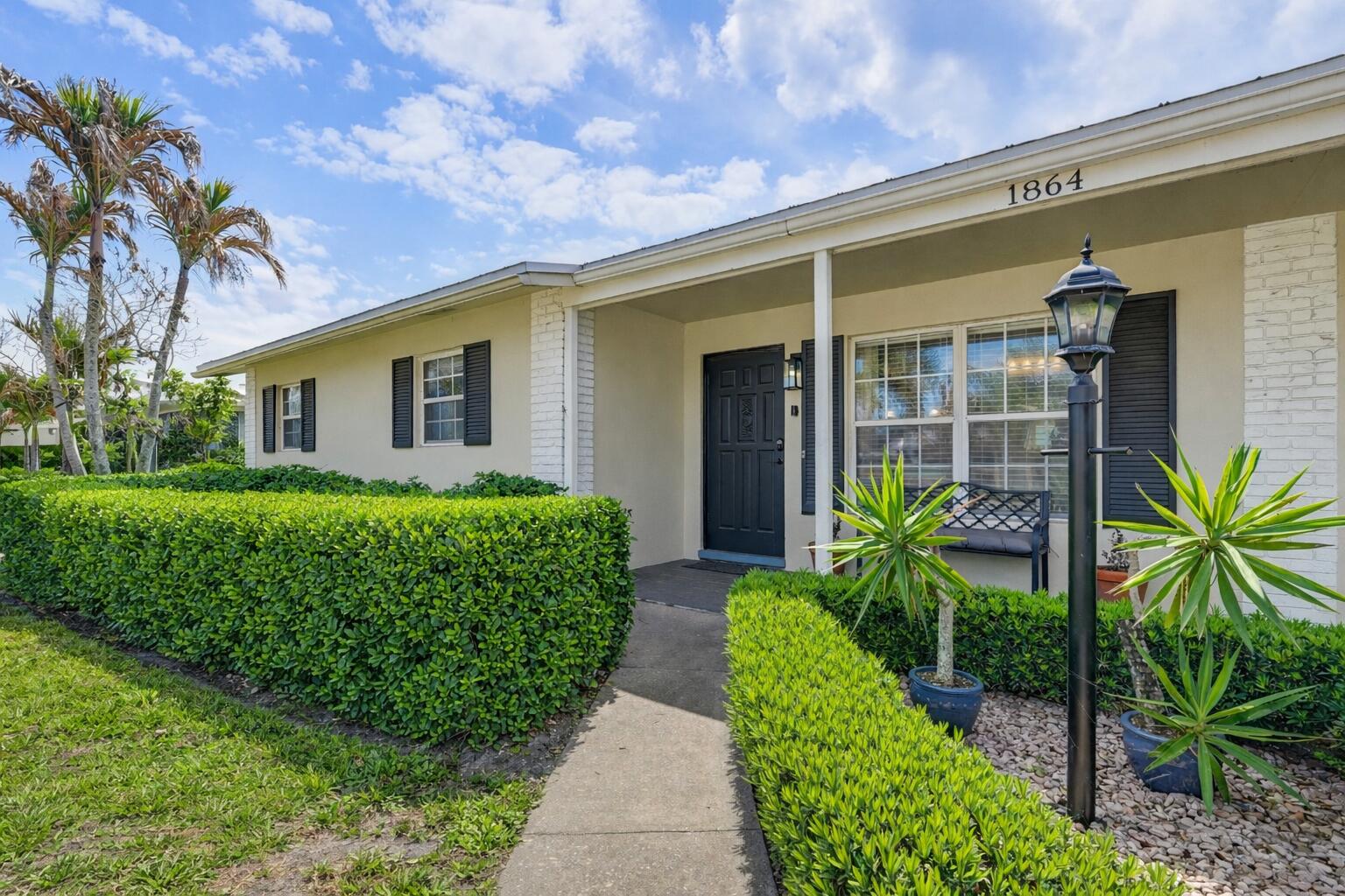 CORAL GARDENS - Residential