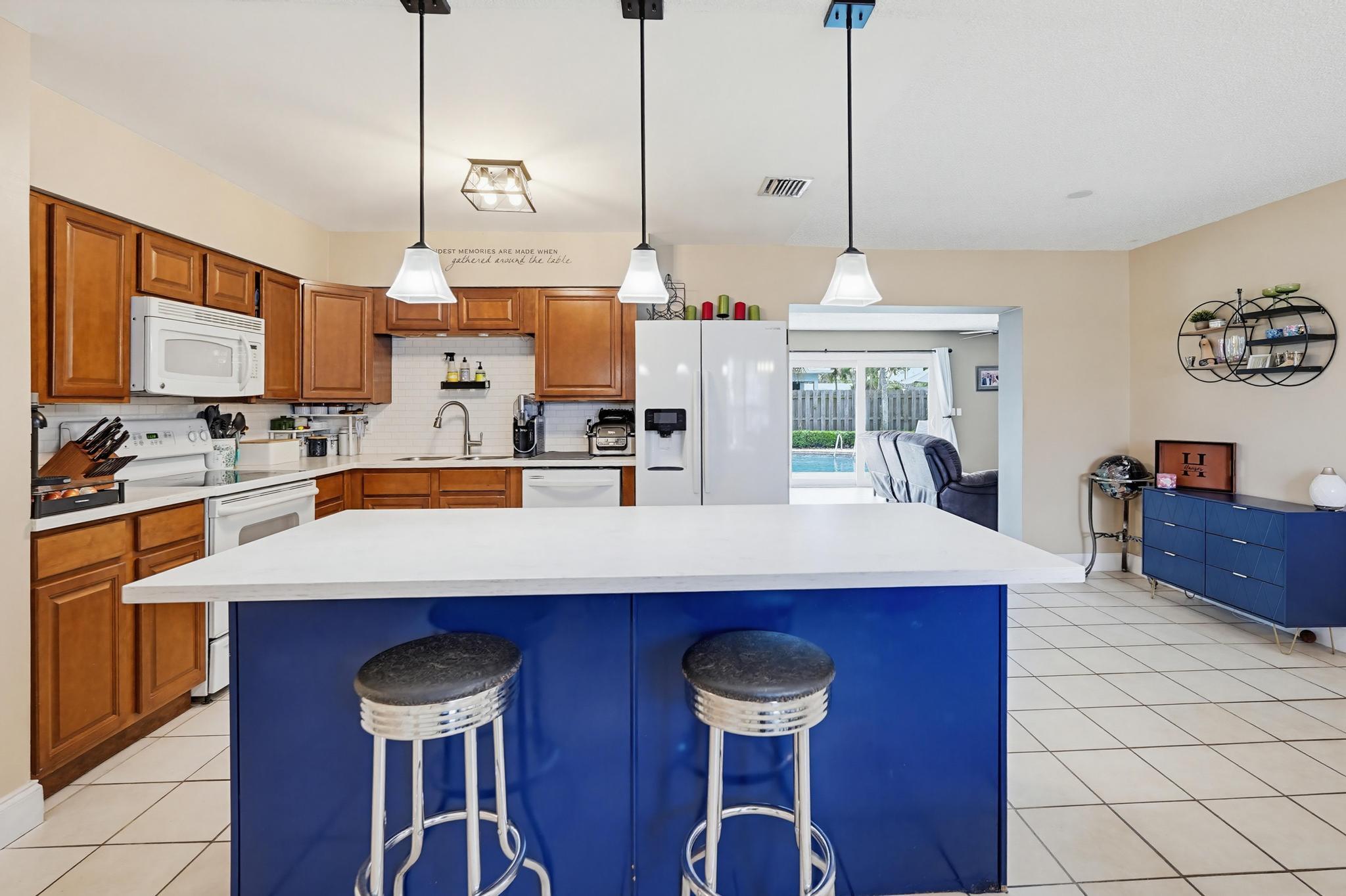 CORAL GARDENS - Residential