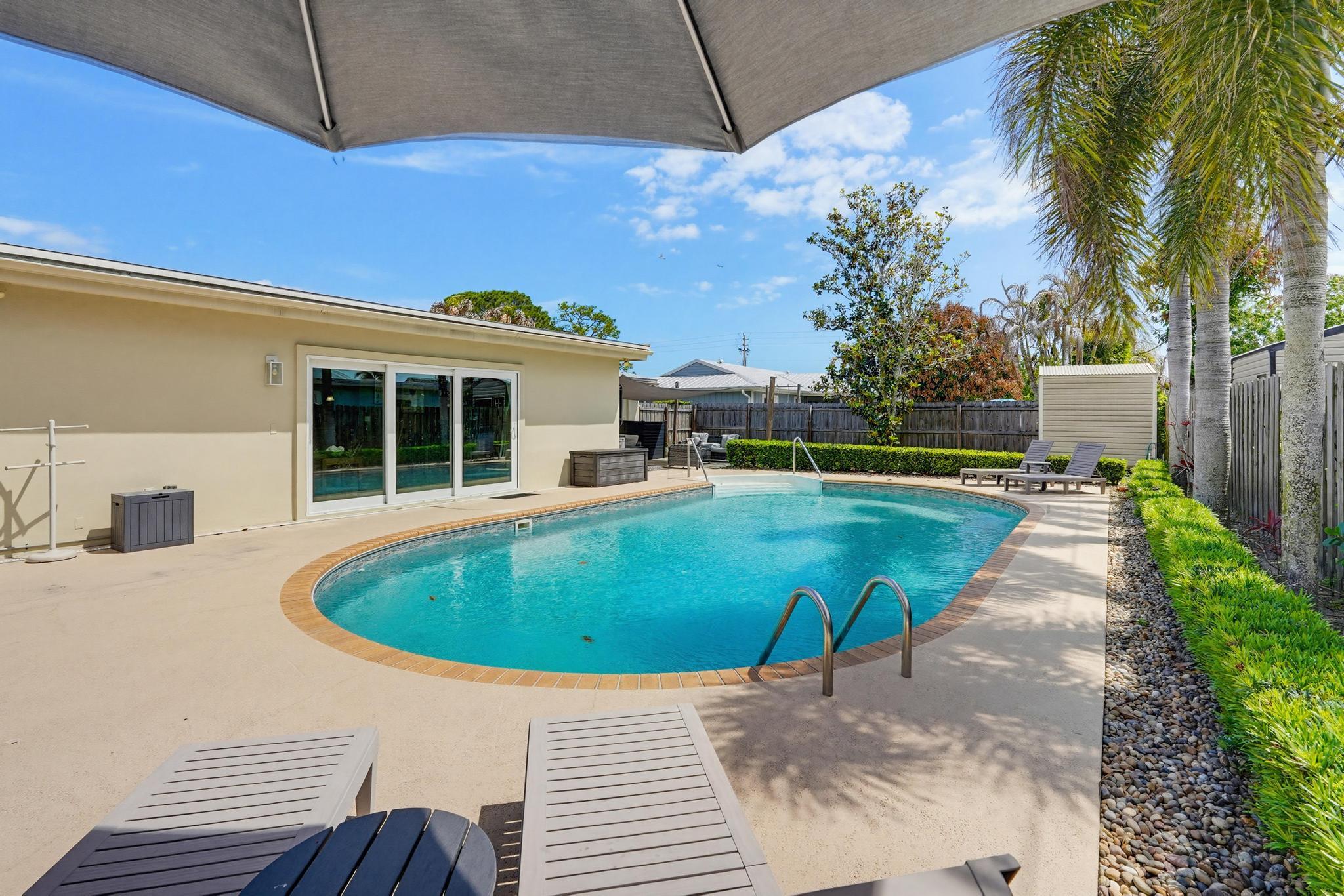 CORAL GARDENS - Residential