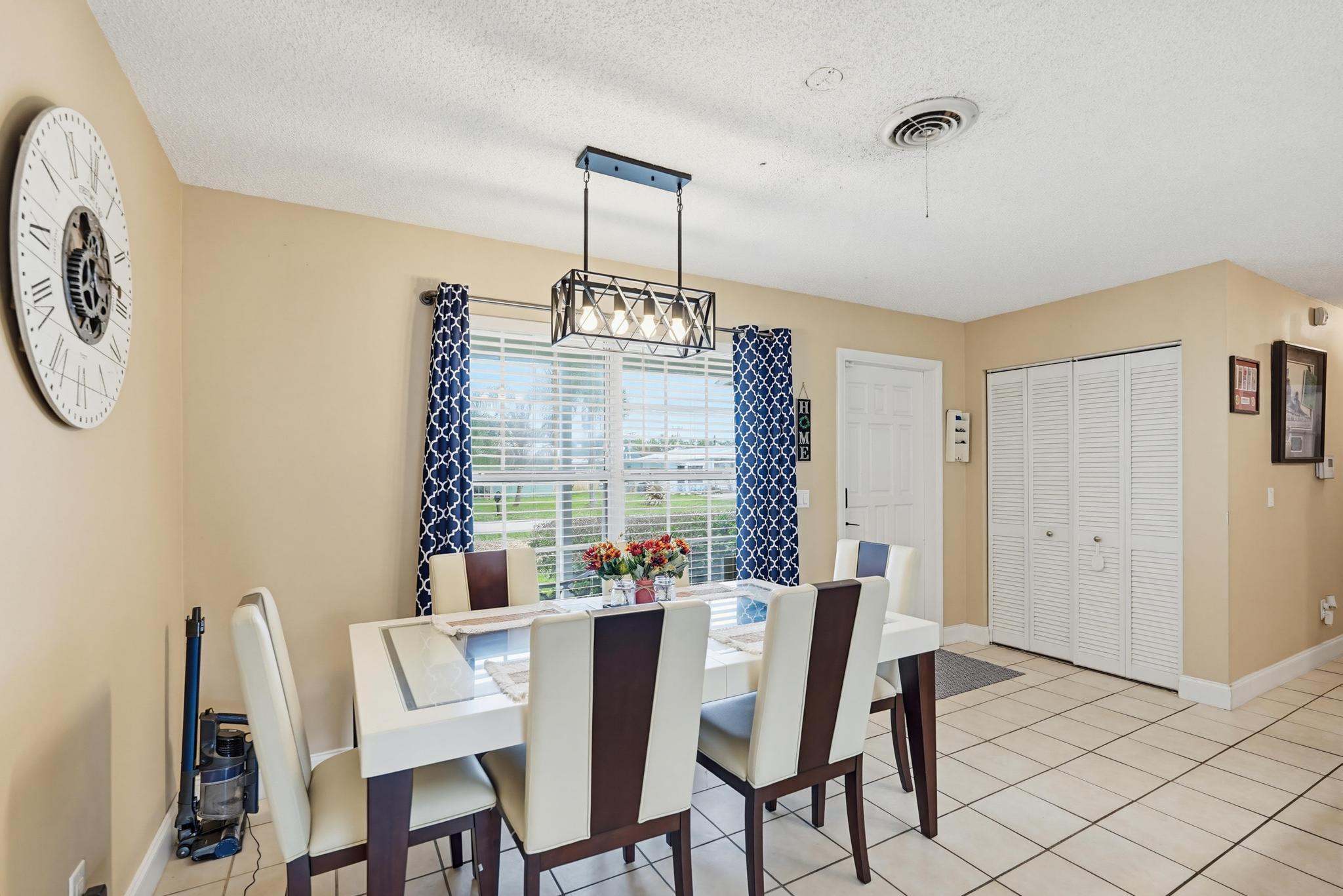 CORAL GARDENS - Residential