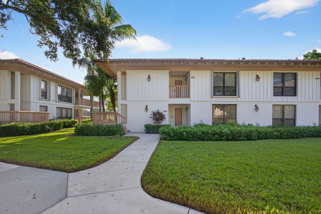 Photo of 638 Brackenwood Cove, Palm Beach Gardens, FL 33418 (MLS # R11127751)