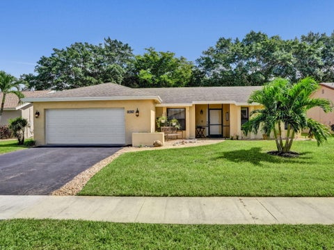 Photo of 18076 107th Avenue S, Boca Raton, FL 33498 (MLS # B26089310)