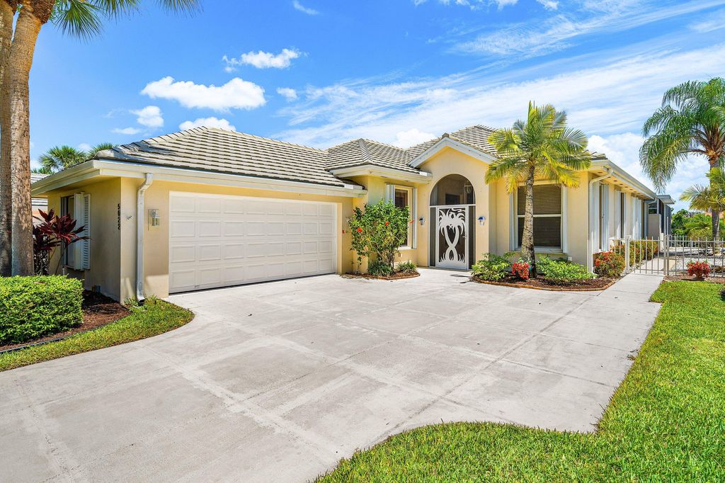 Photo of 5022 SE Inkwood Way SE, Hobe Sound, FL 33455 (MLS # B26030084)