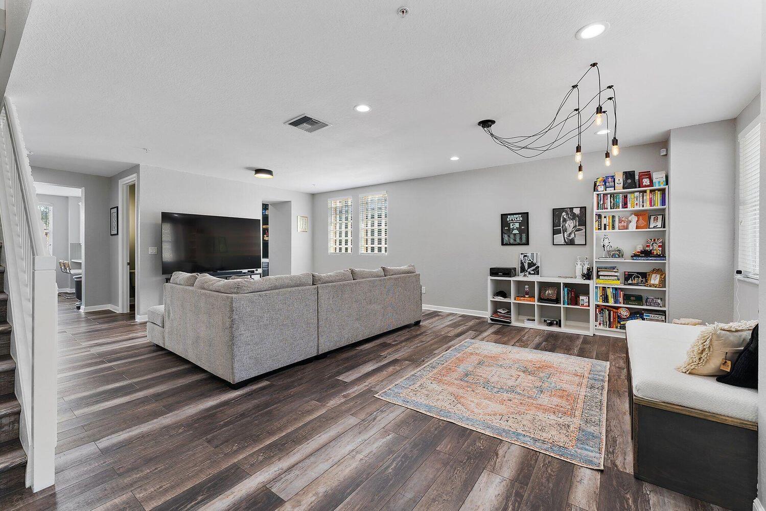 CITYSIDE CONDO - Residential