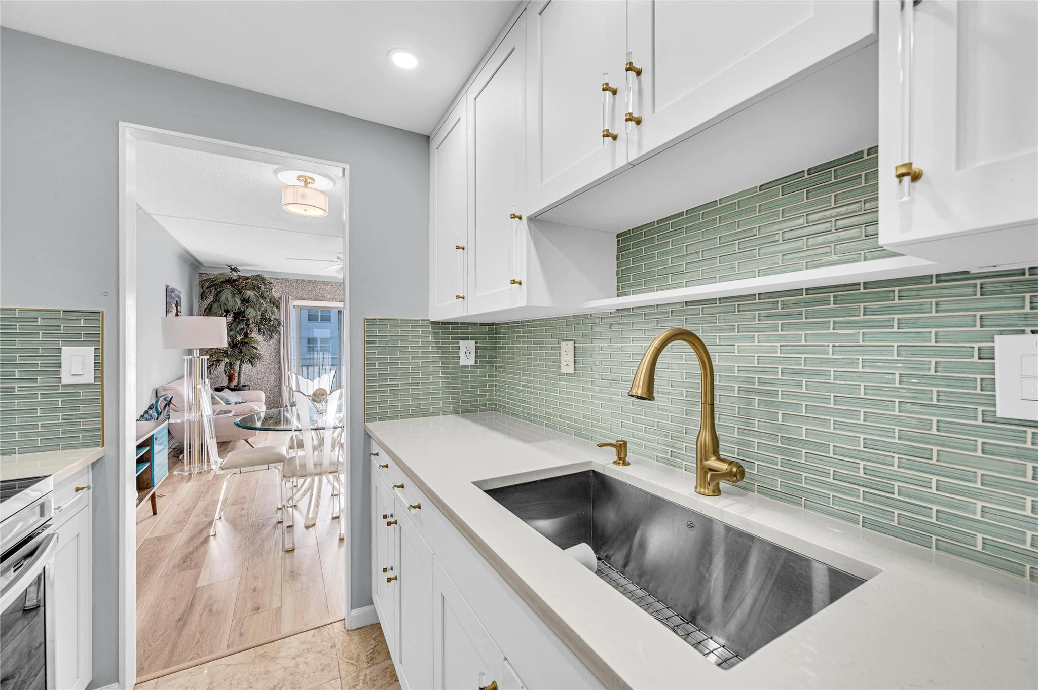 LEISURE SANDS CONDO - Residential