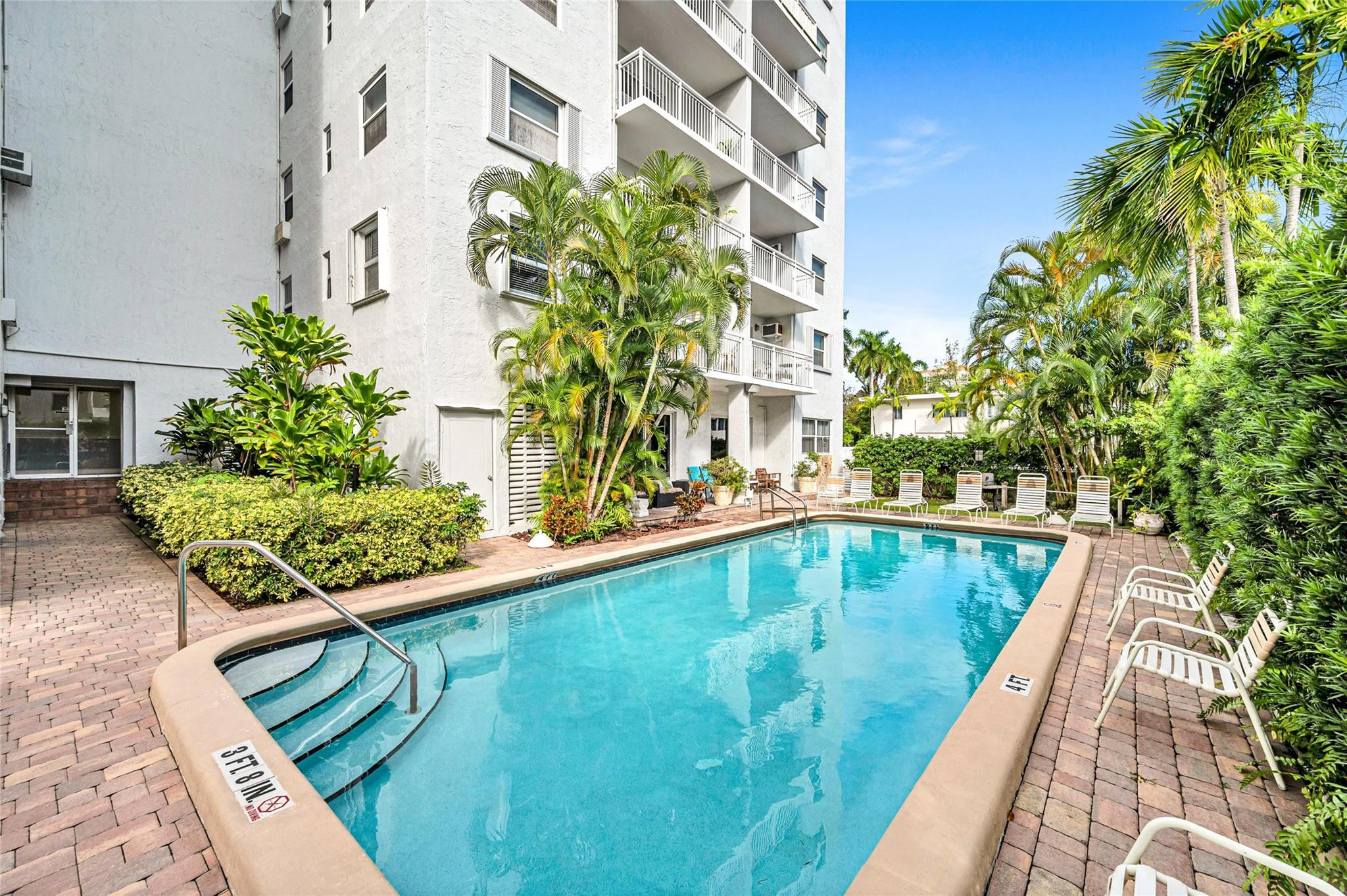 LEISURE SANDS CONDO - Residential