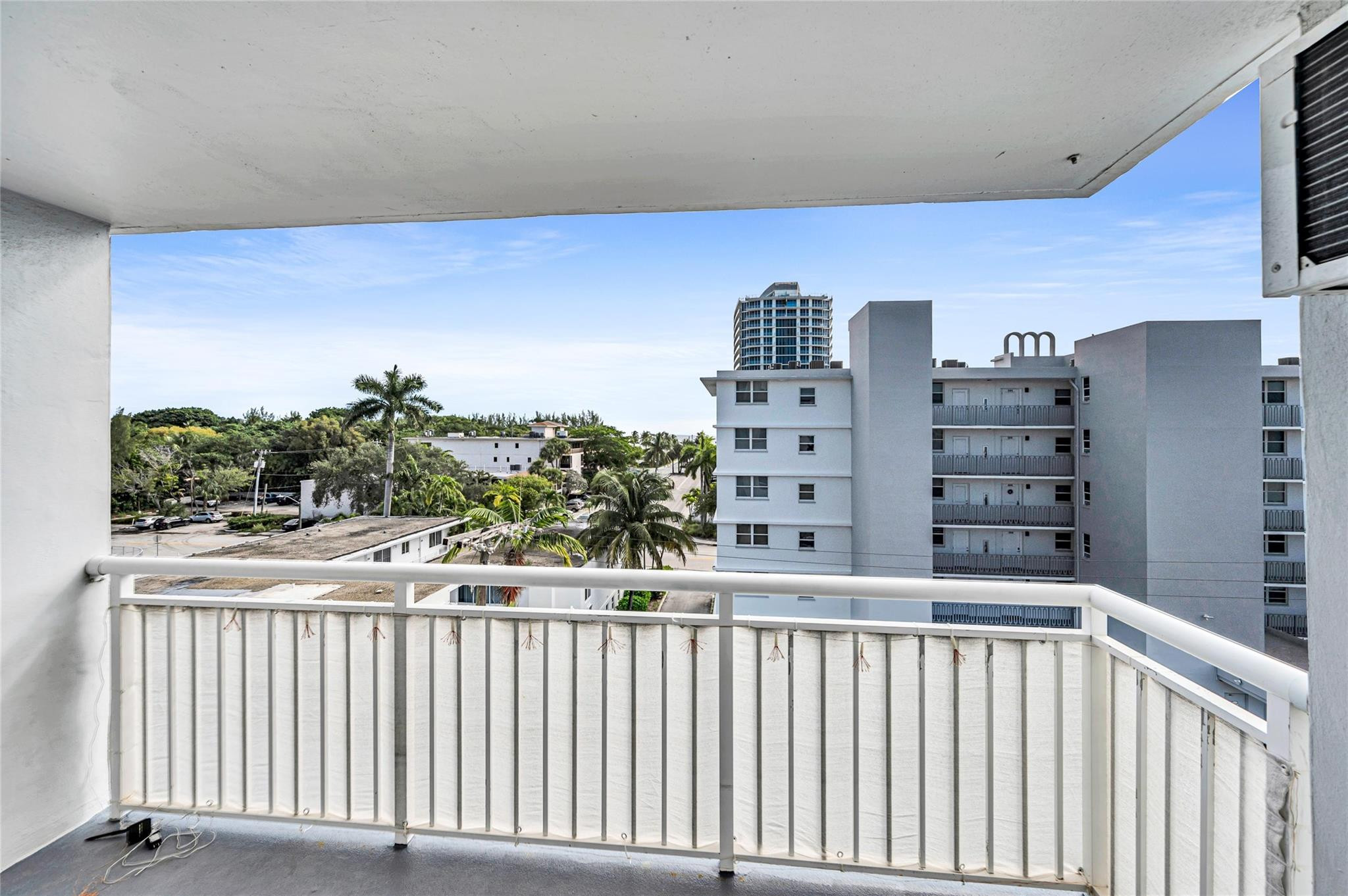 LEISURE SANDS CONDO - Residential