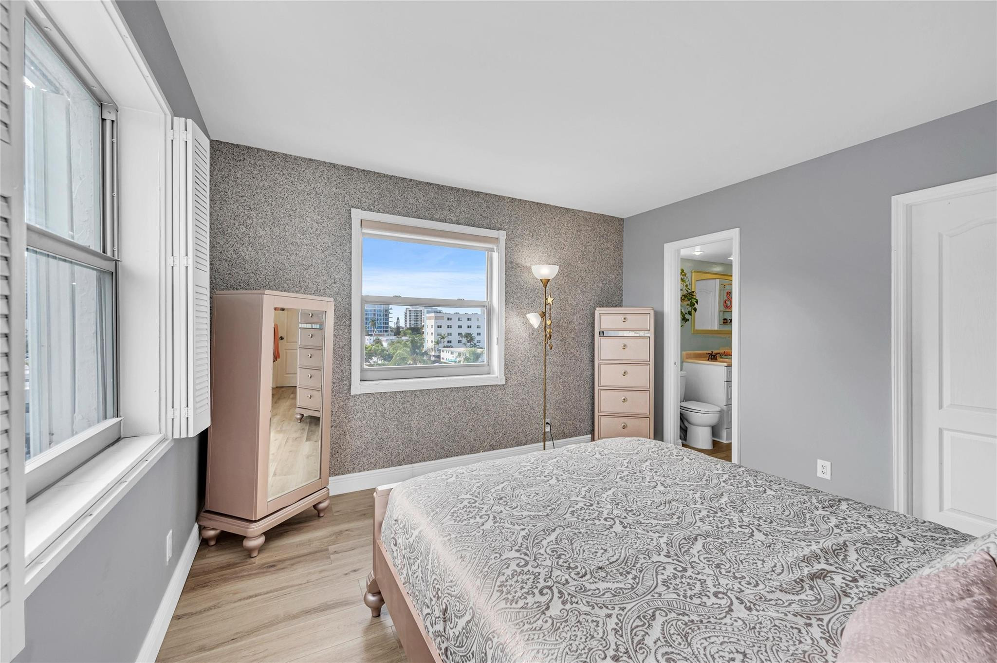 LEISURE SANDS CONDO - Residential