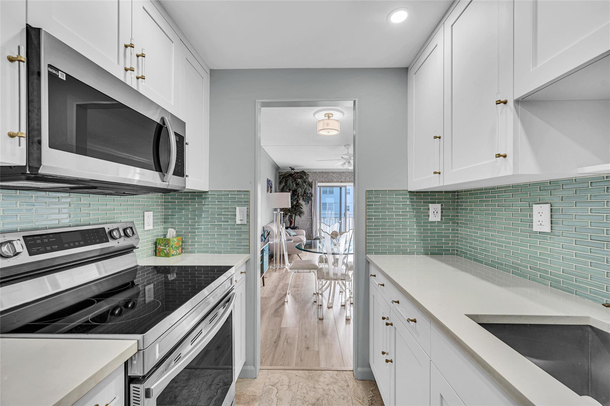 LEISURE SANDS CONDO - Residential
