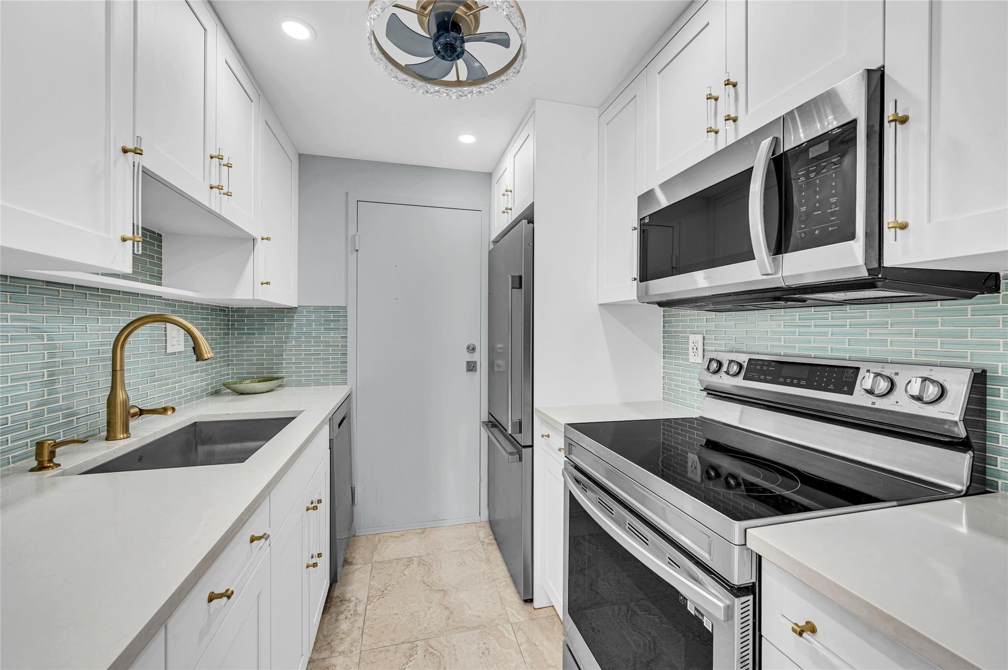 LEISURE SANDS CONDO - Residential