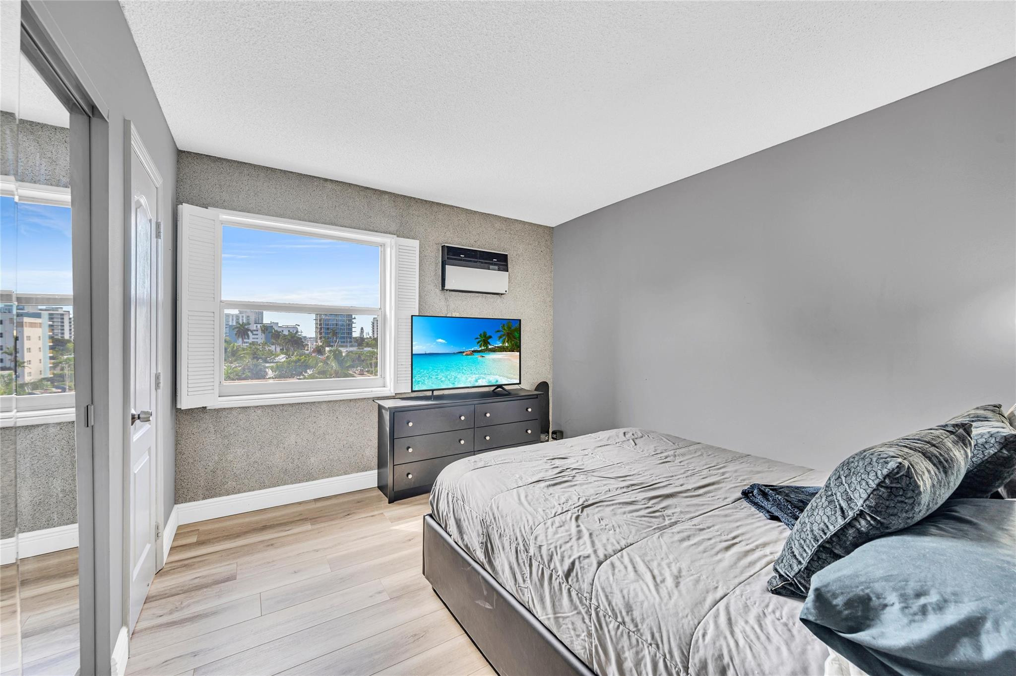 LEISURE SANDS CONDO - Residential