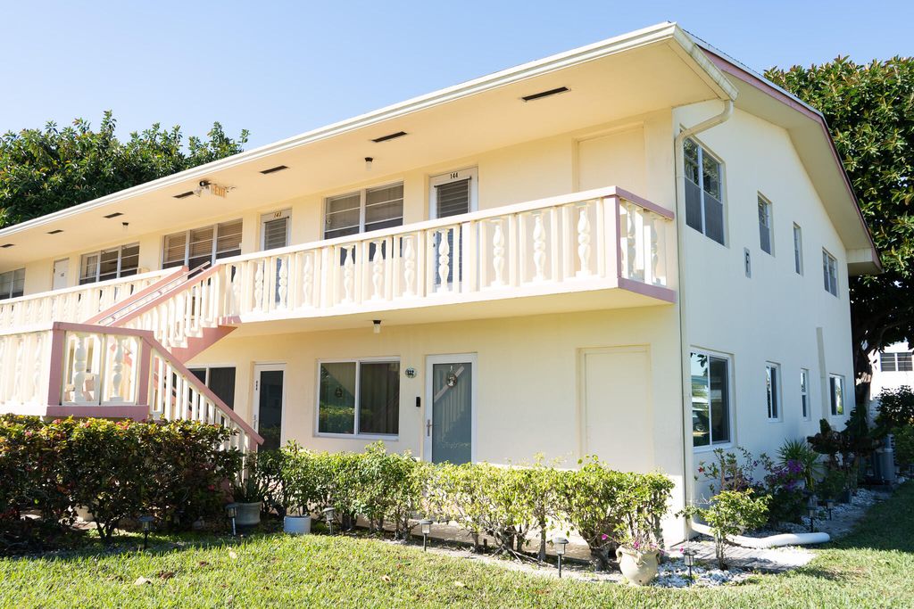 Photo of 131 Easthampton F, West Palm Beach, FL 33417 (MLS # R11160374)