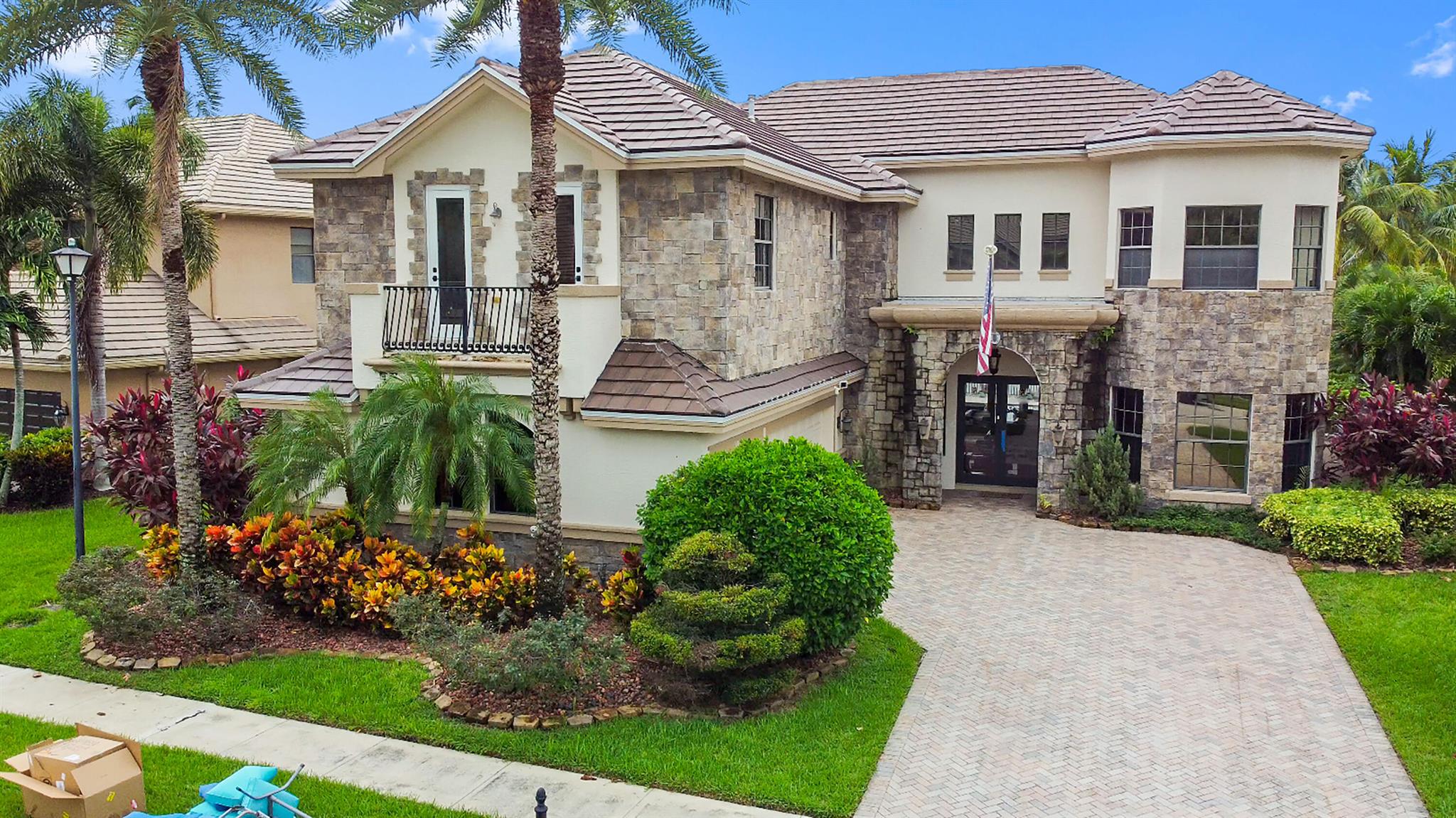 View photos, virtual tours, details... 10437 Trianon Place
