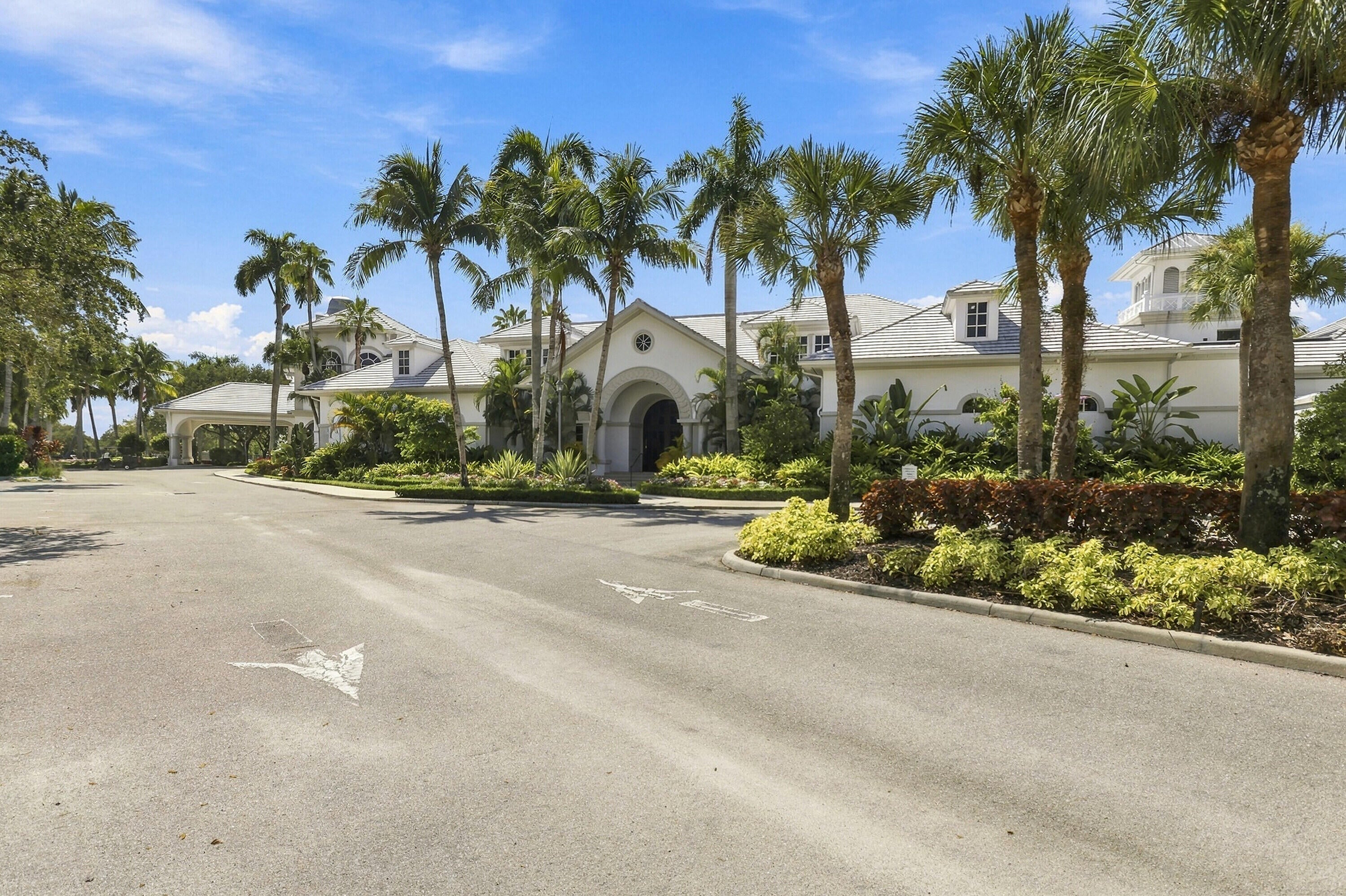 9010 Cascada Way