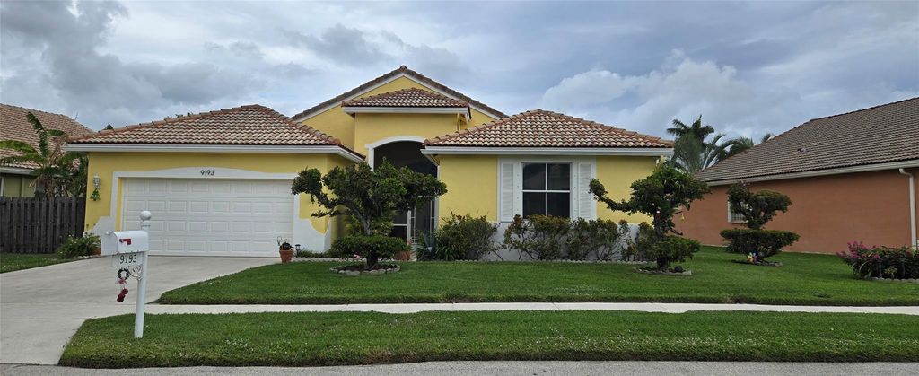 Photo of 9193 Cove Point Circle, Boynton Beach, FL 33472 (MLS # F10491887)
