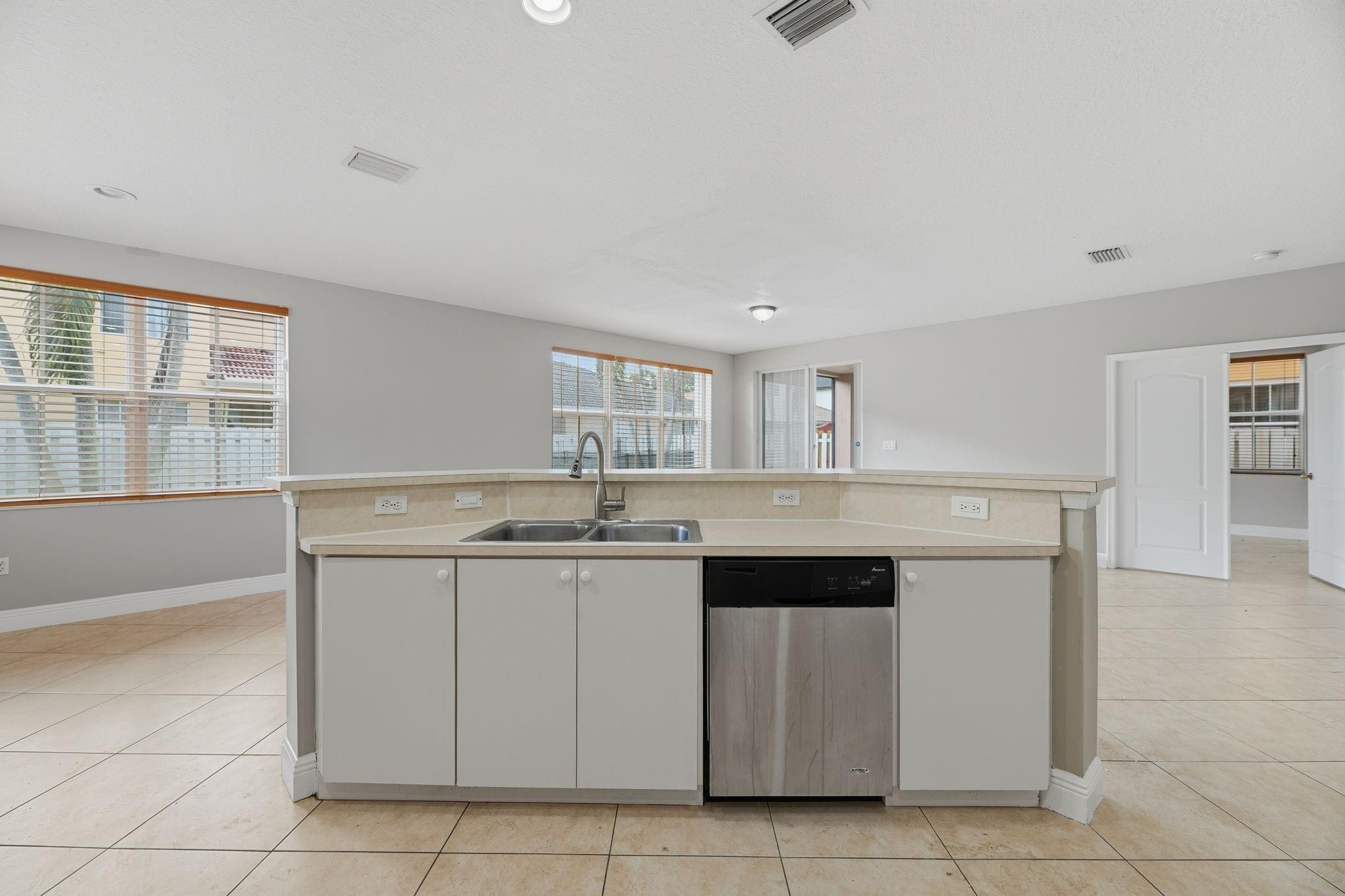 Pod 1 At Monarch Lakes 16 - Residential