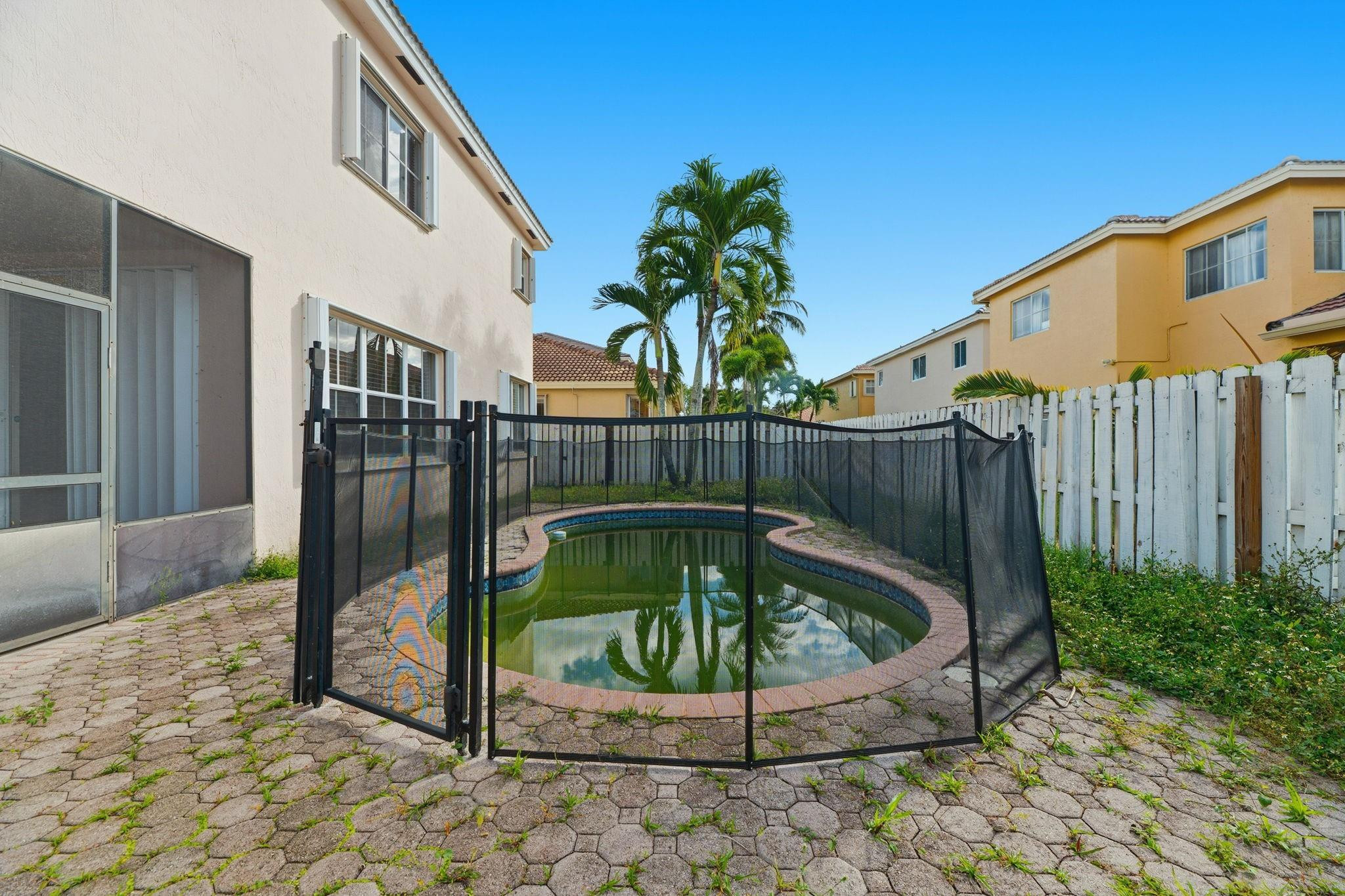 Pod 1 At Monarch Lakes 16 - Residential