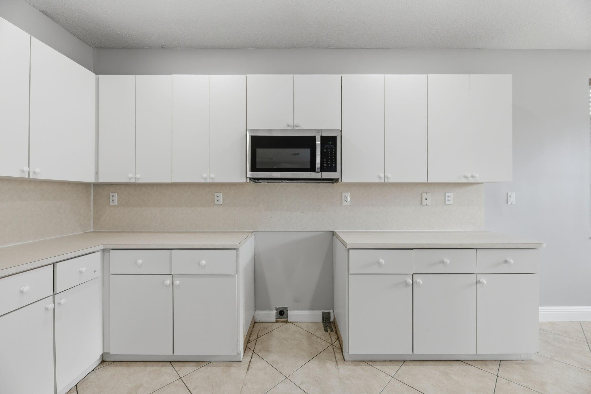 Pod 1 At Monarch Lakes 16 - Residential