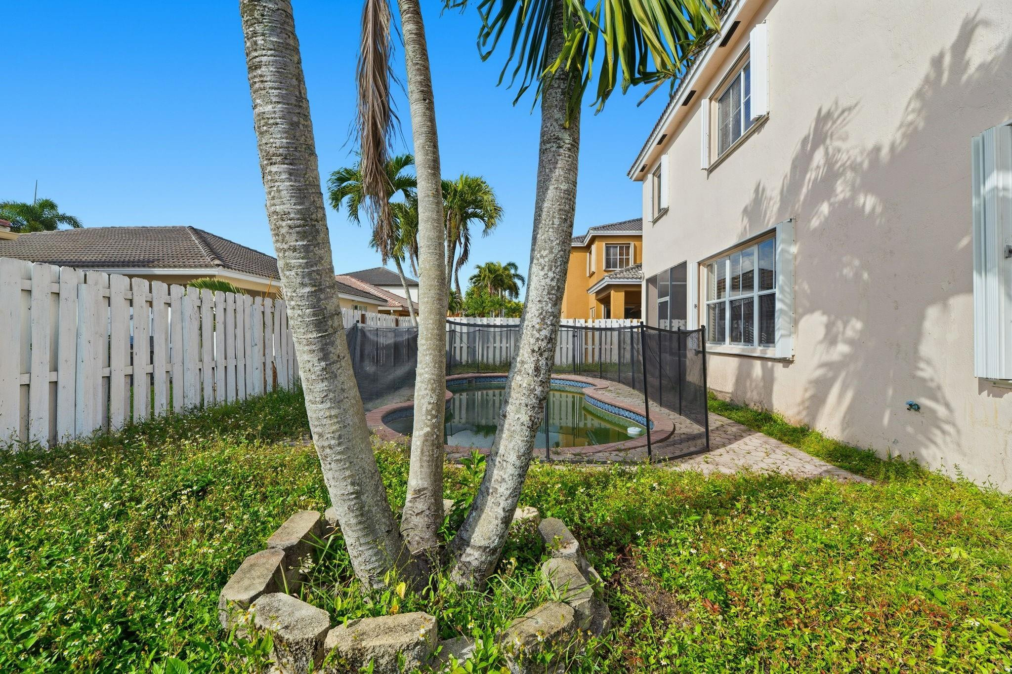 Pod 1 At Monarch Lakes 16 - Residential