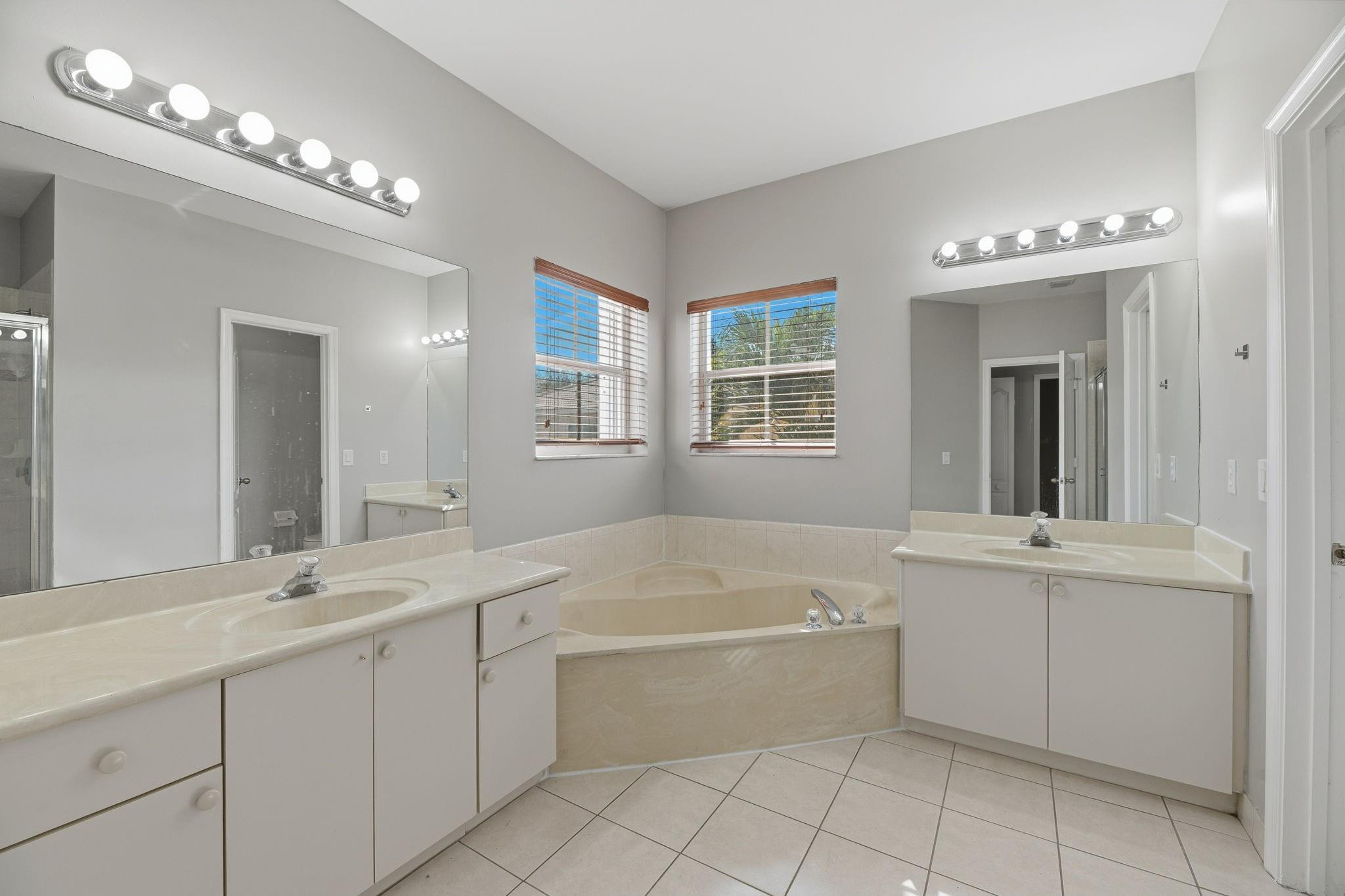 Pod 1 At Monarch Lakes 16 - Residential