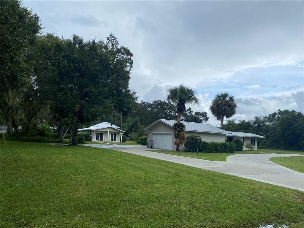 Photo of 1426 48th Court, Vero Beach, FL 32966 (MLS # R11087965)