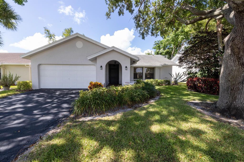Photo of 10608 180th Place S, Boca Raton, FL 33498 (MLS # R11102340)
