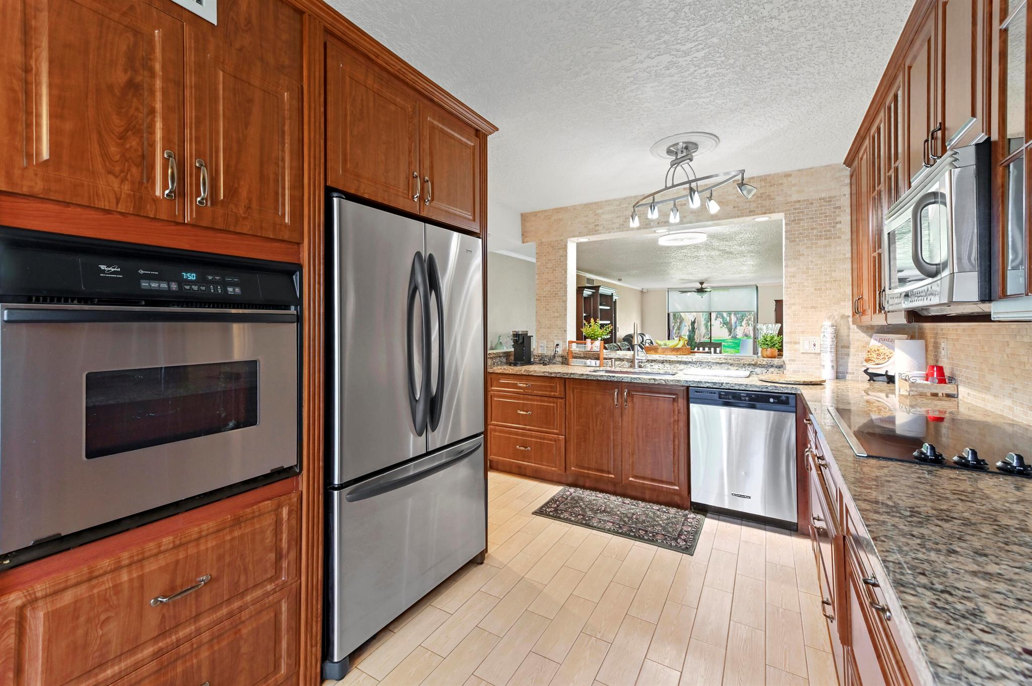 WATERSEDGE AT THE LAKES O - Residential Lease