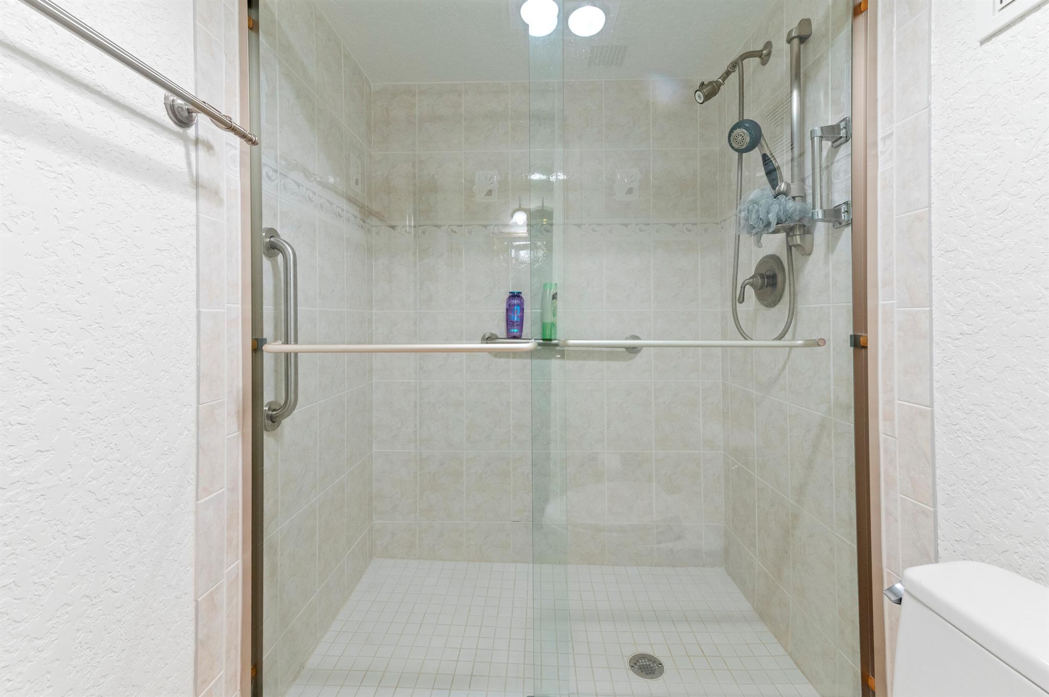WATERSEDGE AT THE LAKES O - Residential Lease