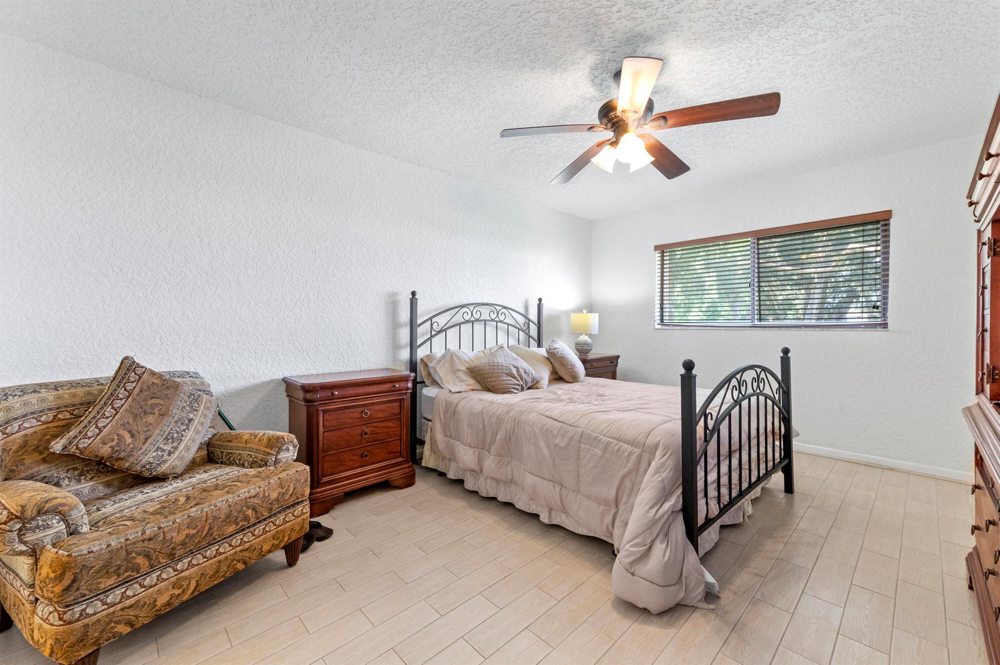 WATERSEDGE AT THE LAKES O - Residential Lease