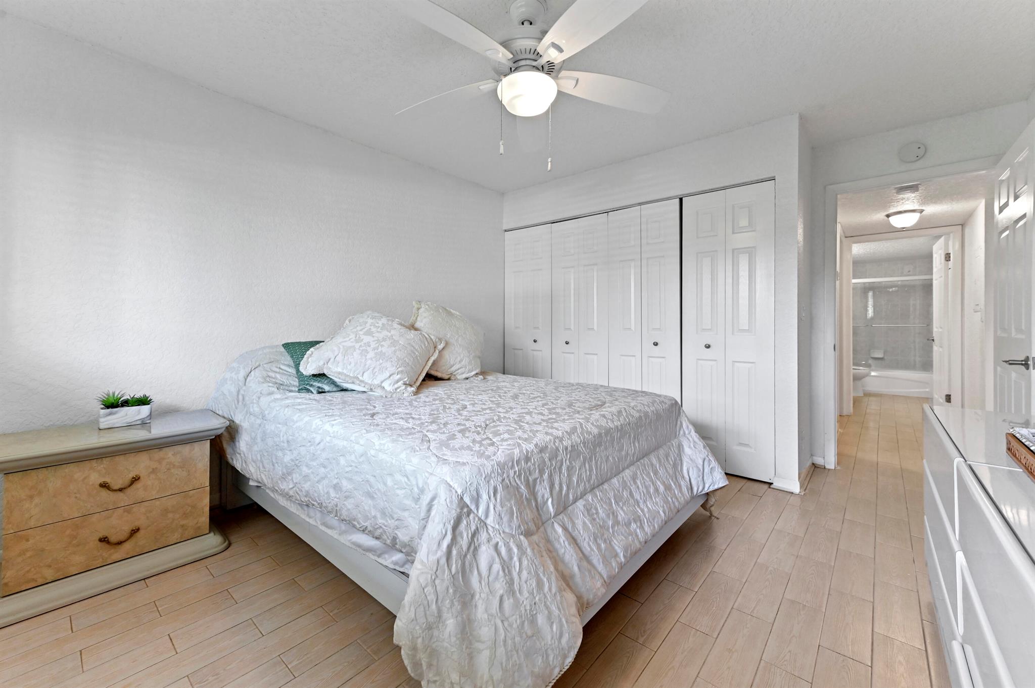WATERSEDGE AT THE LAKES O - Residential Lease
