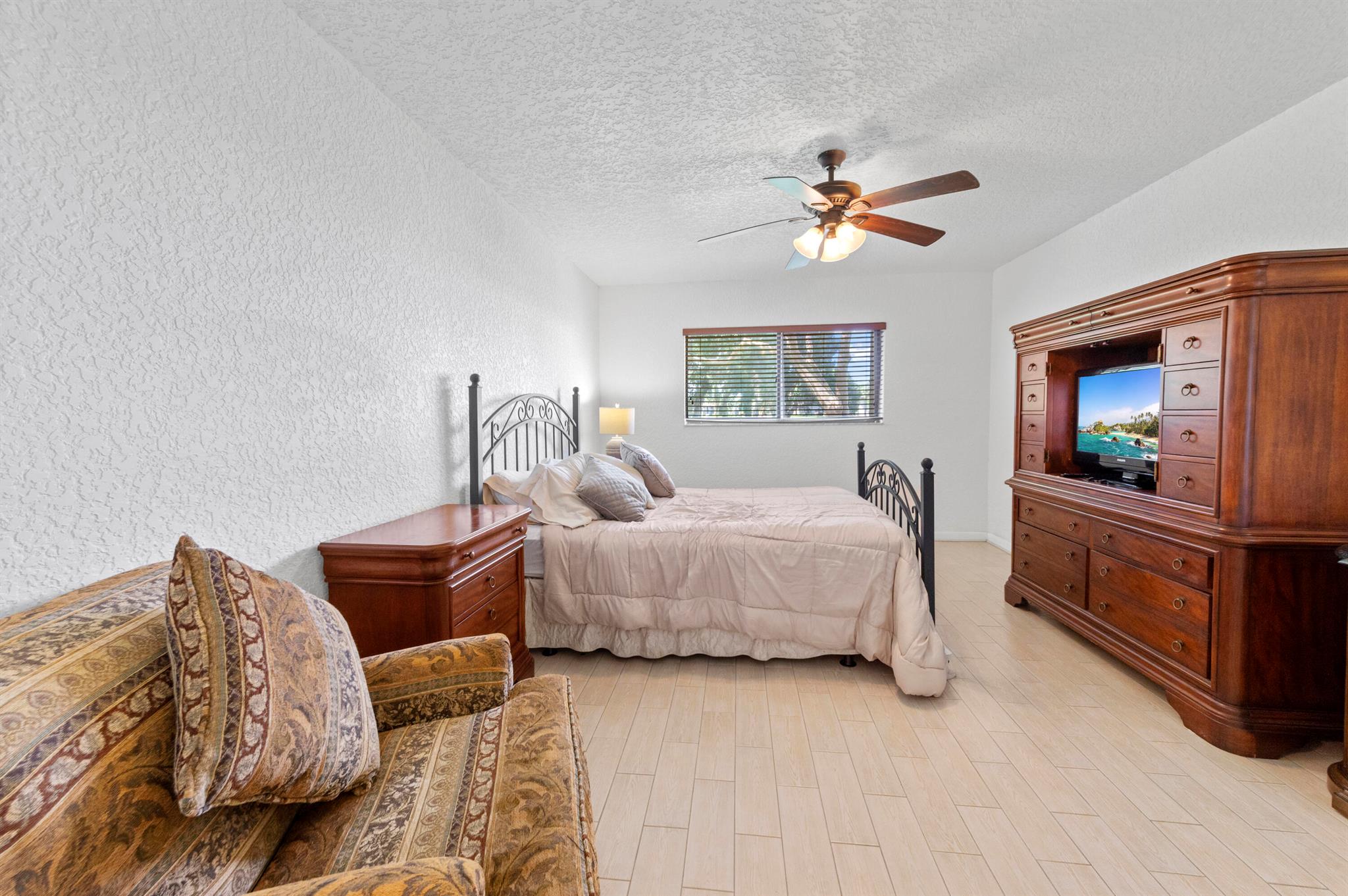 WATERSEDGE AT THE LAKES O - Residential Lease