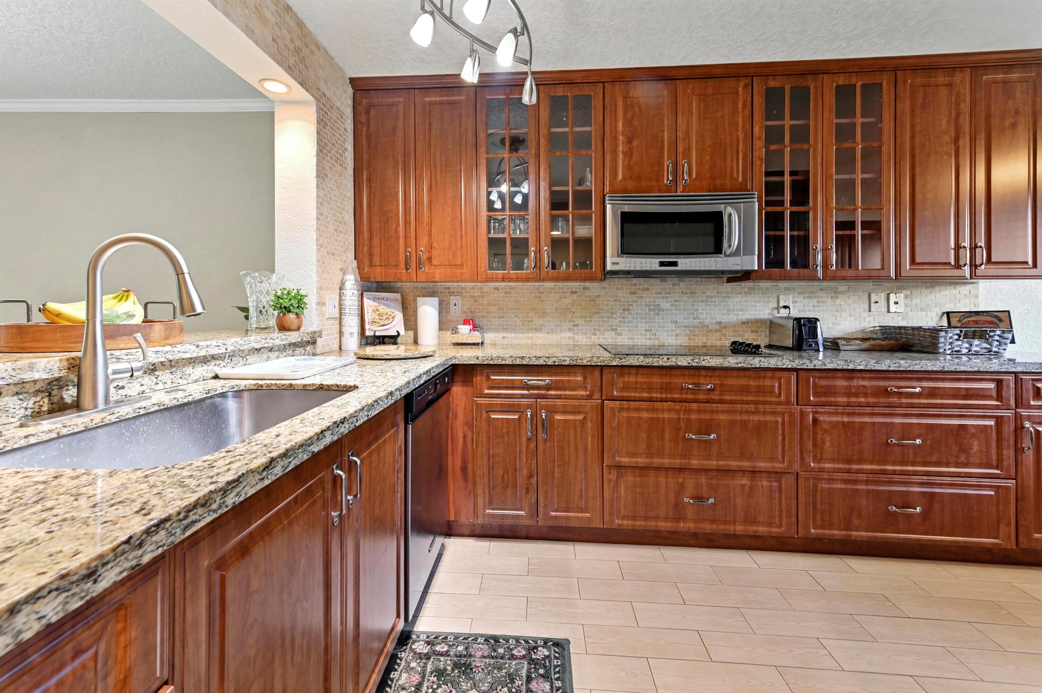 WATERSEDGE AT THE LAKES O - Residential Lease