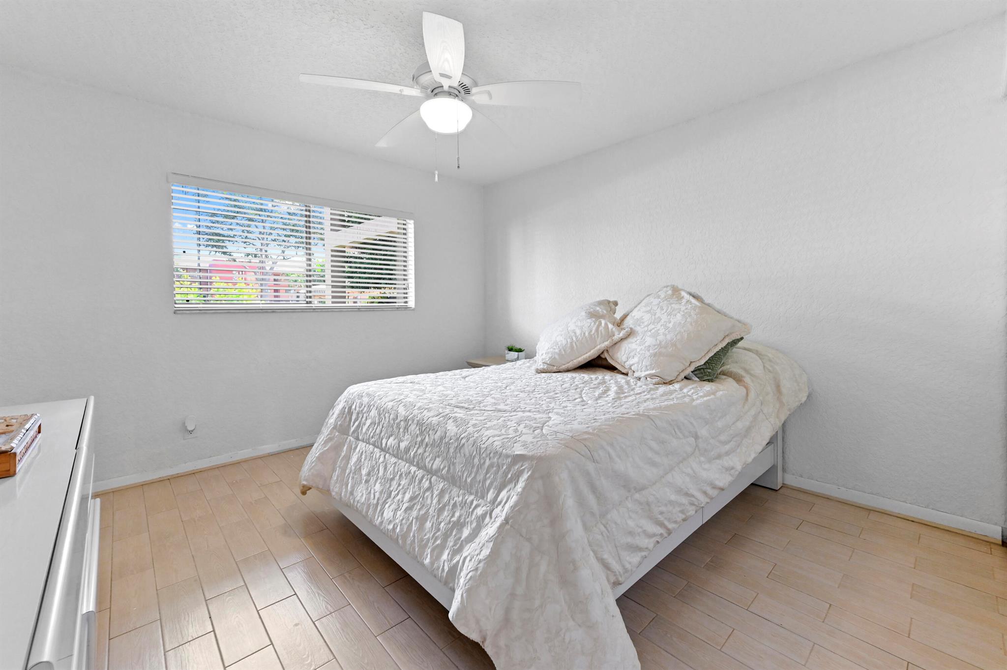 WATERSEDGE AT THE LAKES O - Residential Lease