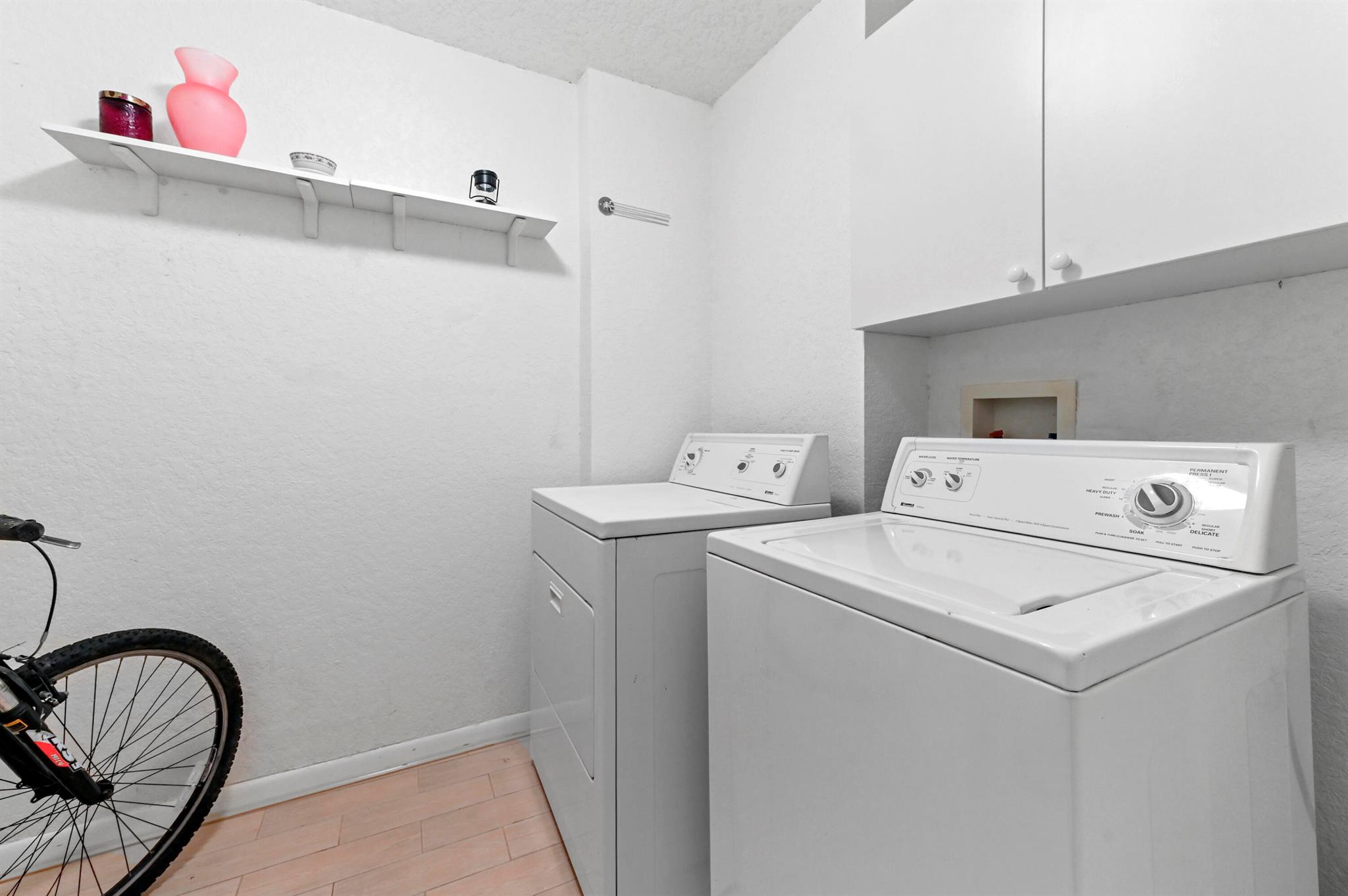 WATERSEDGE AT THE LAKES O - Residential Lease