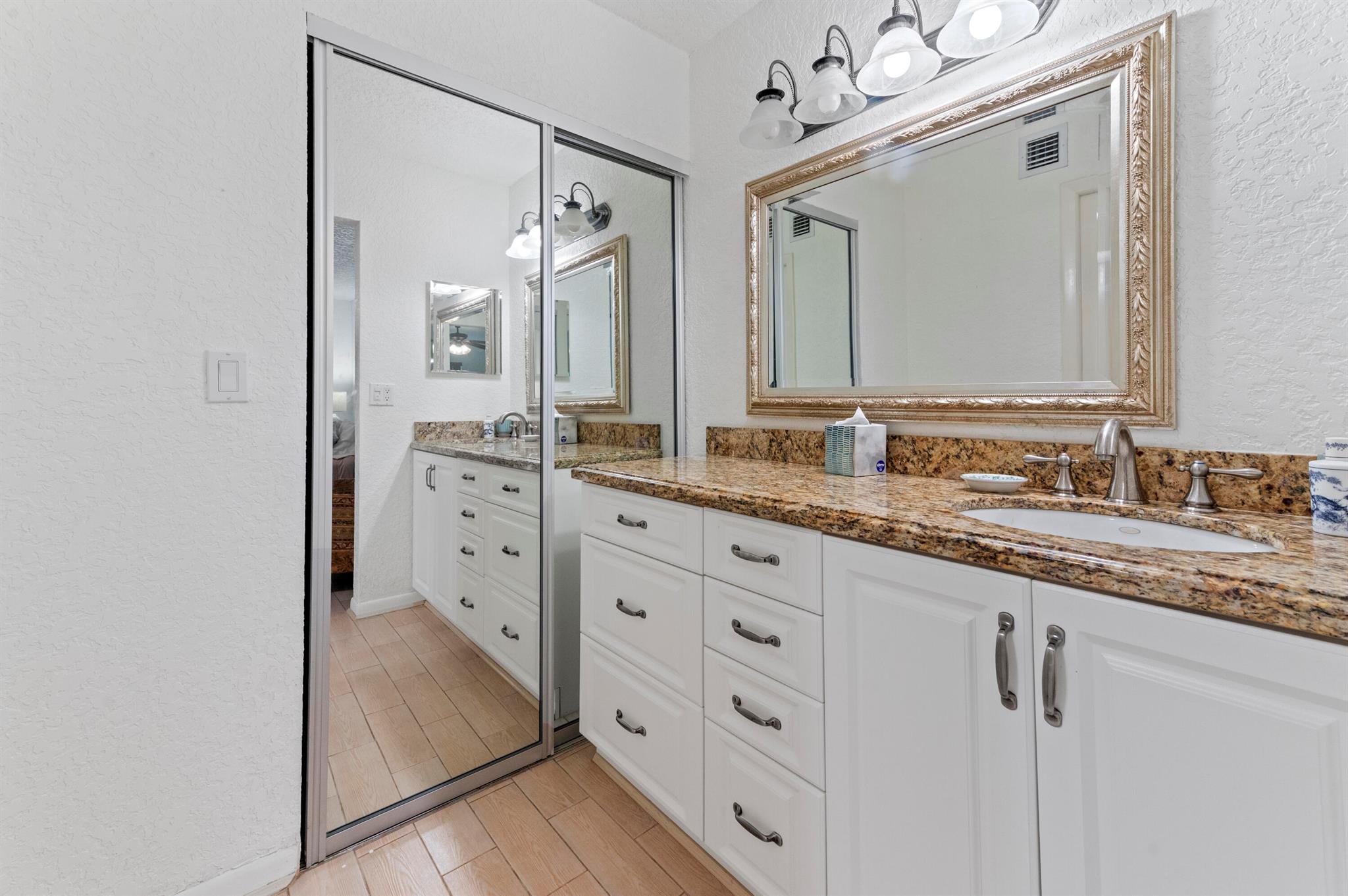 WATERSEDGE AT THE LAKES O - Residential Lease