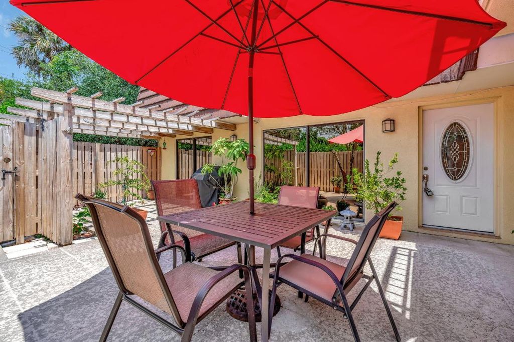 Photo of 1518 15th Lane, Palm Beach Gardens, FL 33418 (MLS # R11092051)