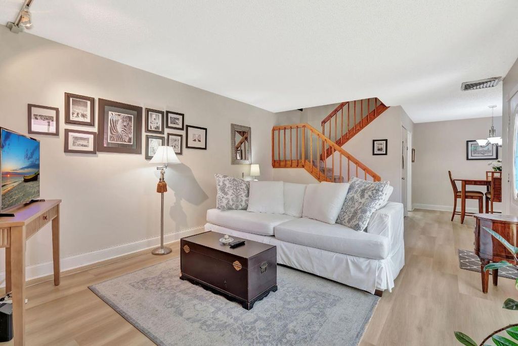 Photo of 1518 15th Lane, Palm Beach Gardens, FL 33418 (MLS # R11092051)