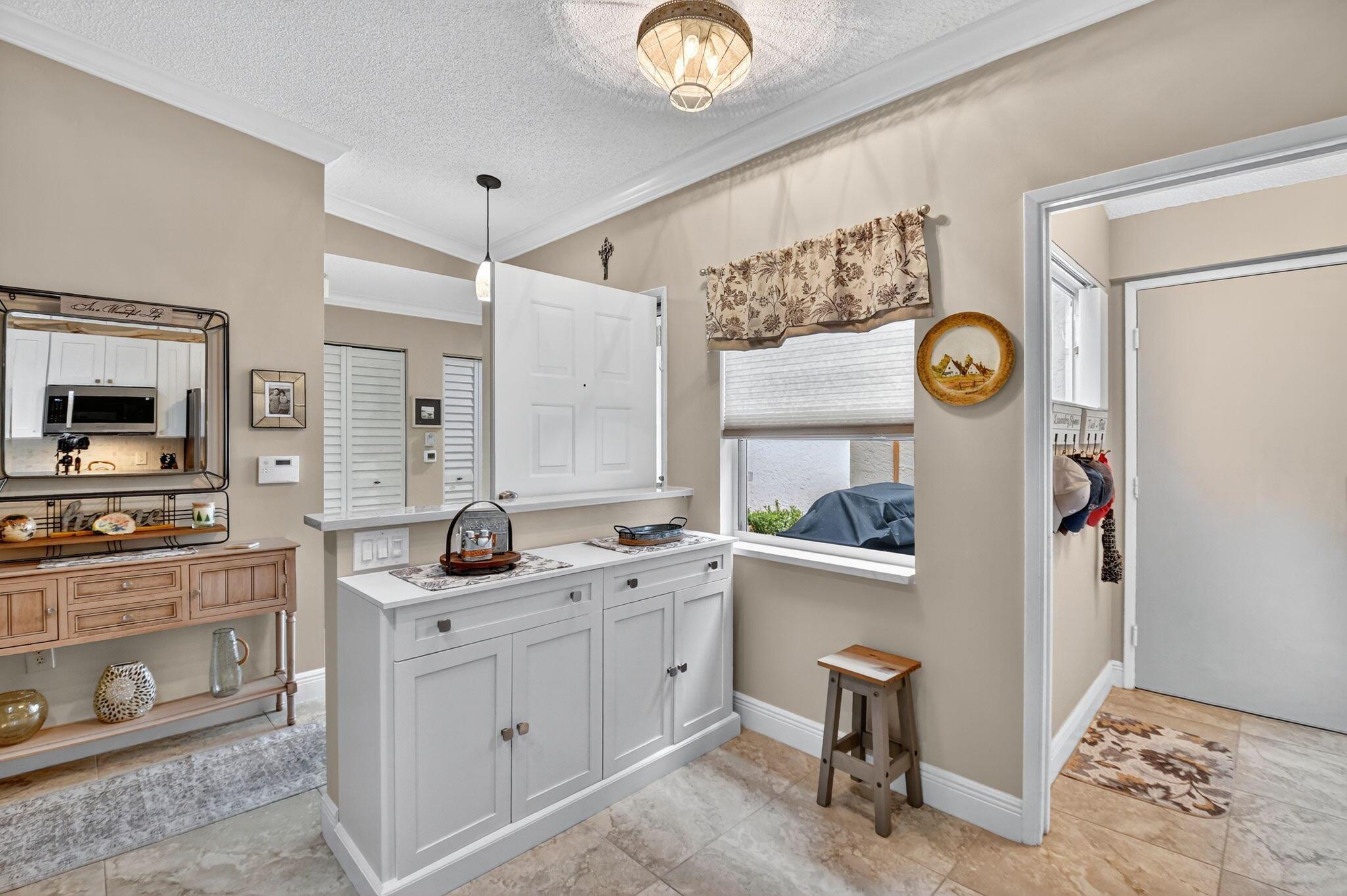 HUNTINGTON POINTE - Residential