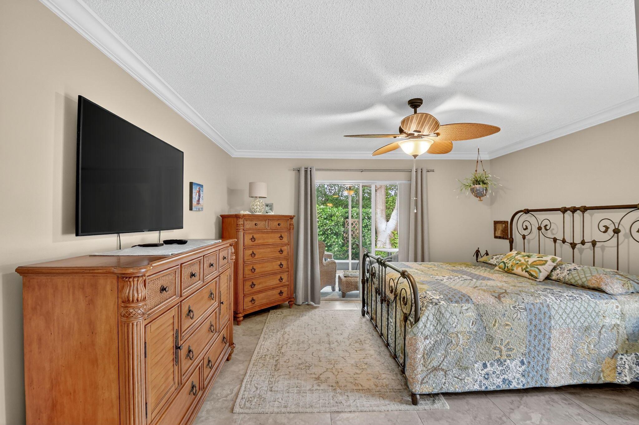 HUNTINGTON POINTE - Residential