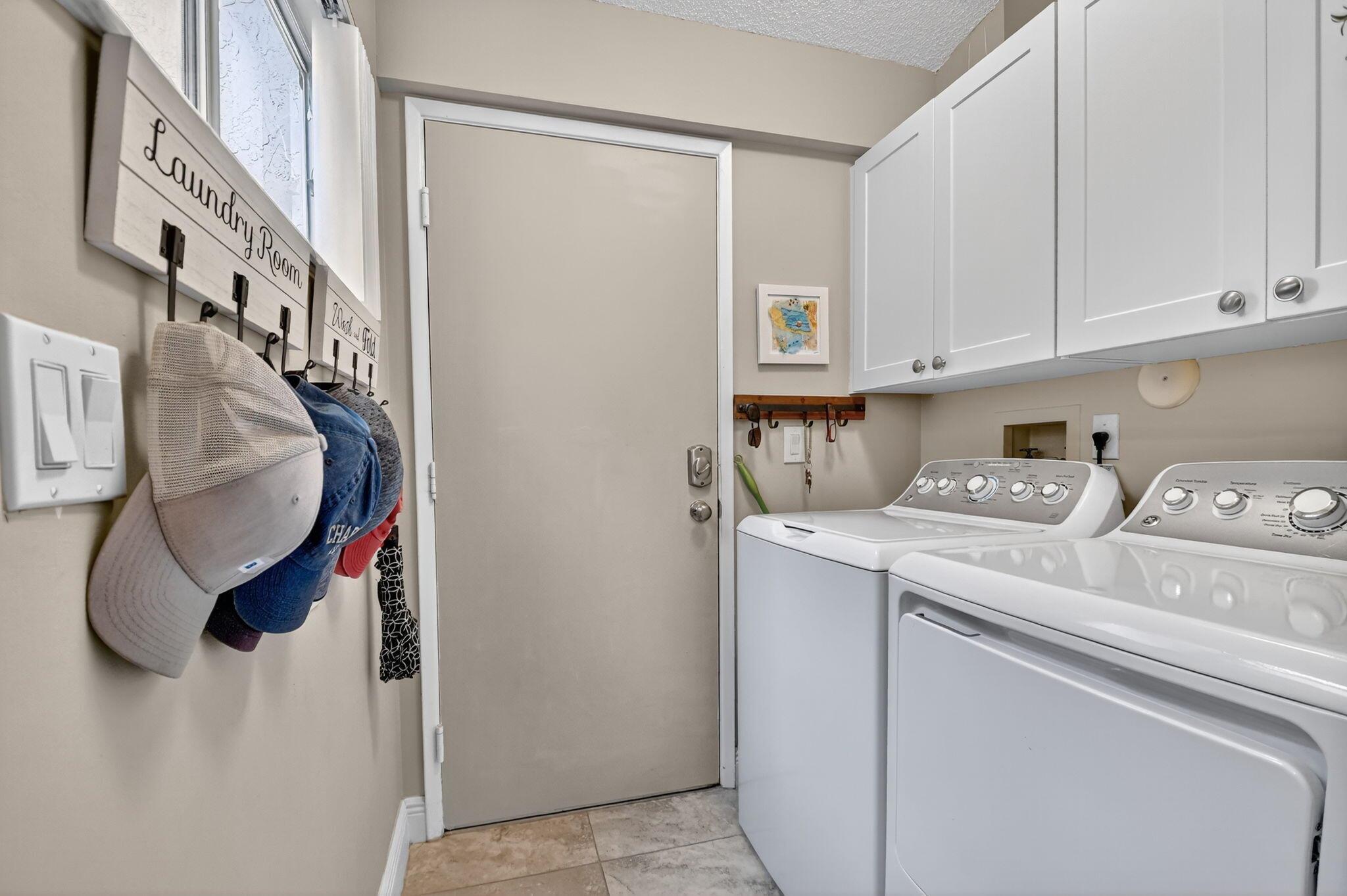 HUNTINGTON POINTE - Residential