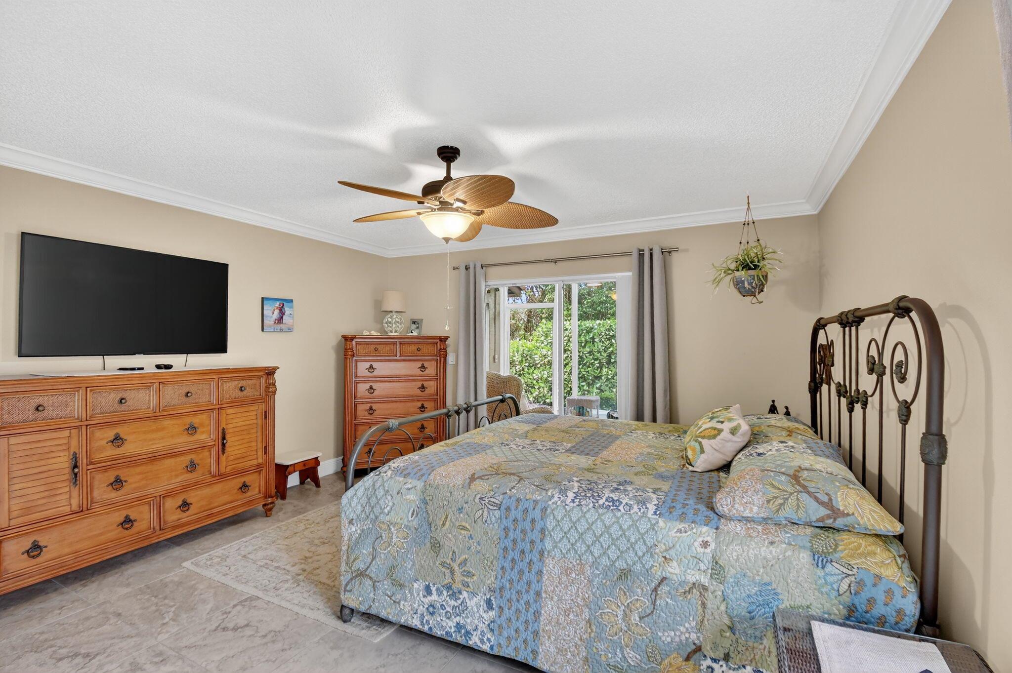 HUNTINGTON POINTE - Residential