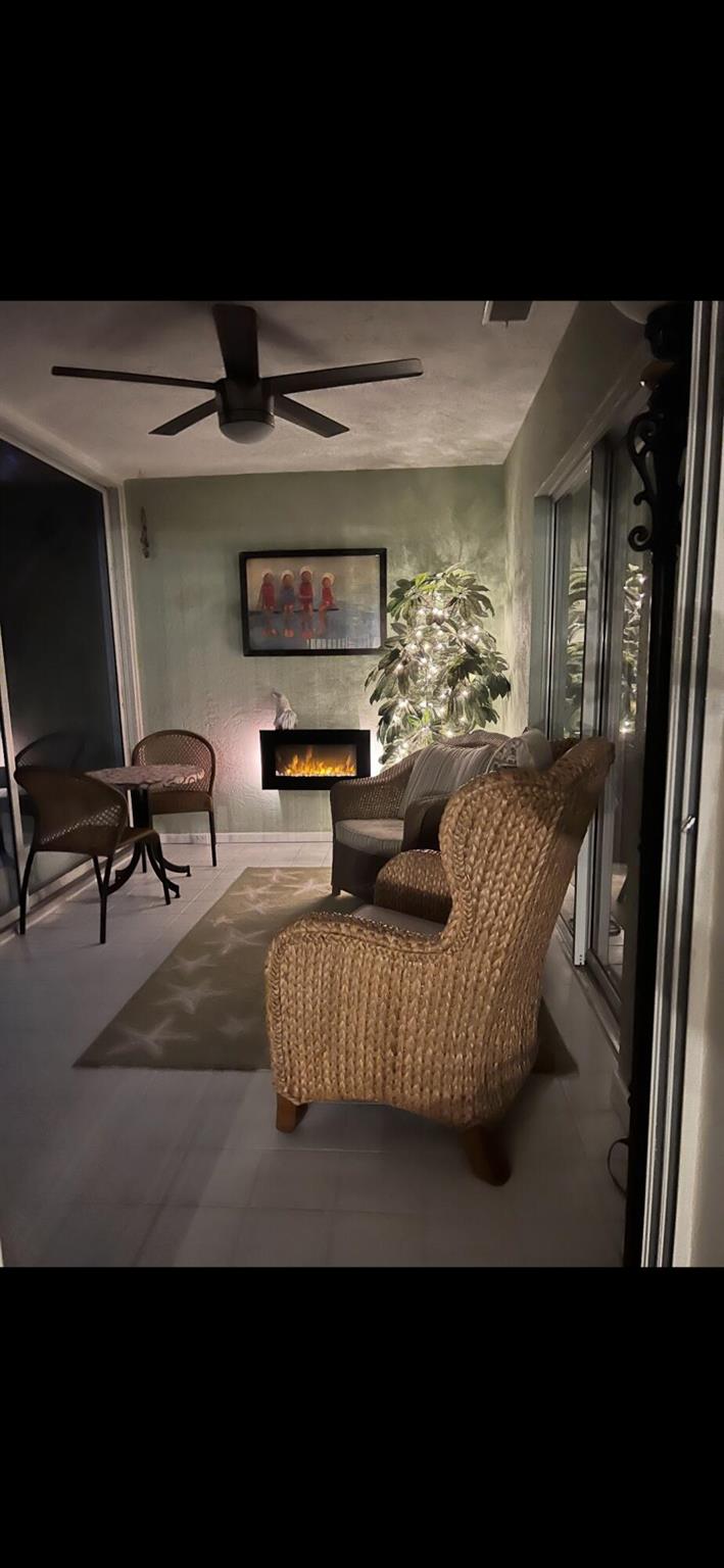 HUNTINGTON POINTE - Residential