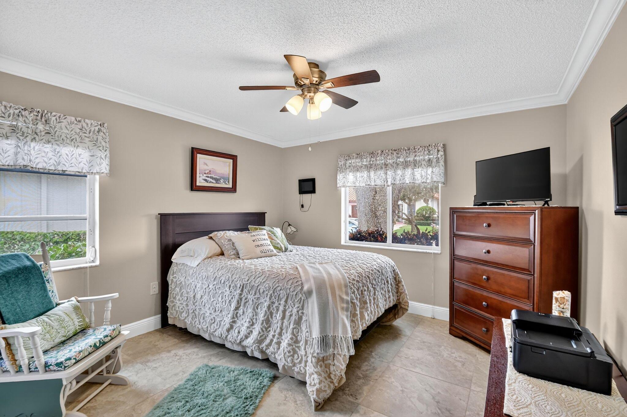 HUNTINGTON POINTE - Residential