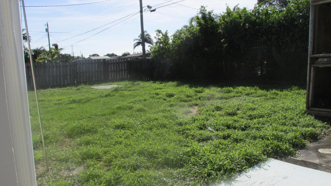 ENGLEWOOD MANOR - Residential Lease