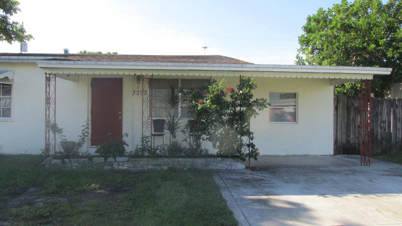 ENGLEWOOD MANOR - Residential Lease