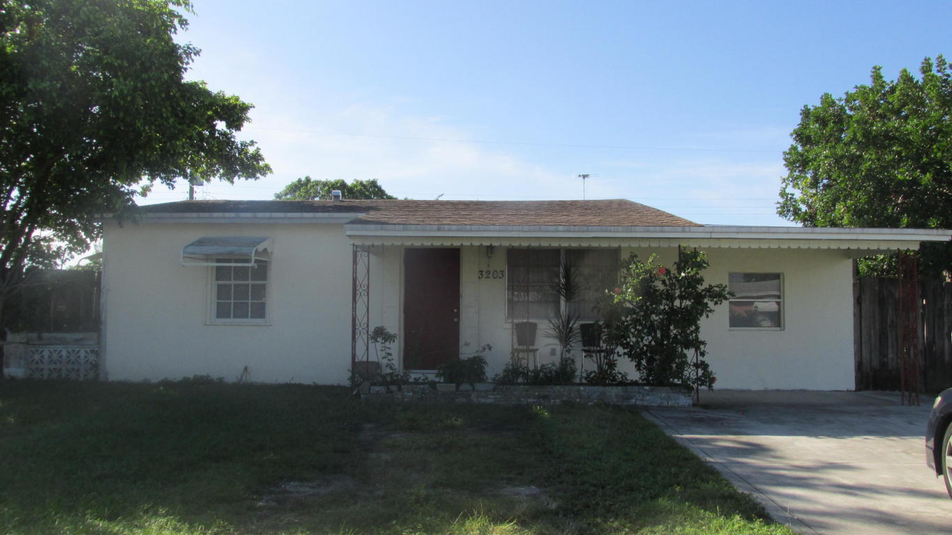 ENGLEWOOD MANOR - Residential Lease